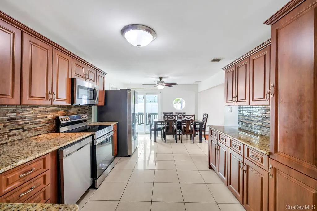 32 Beverly Street, Islip, NY, 5 Bedrooms Bedrooms, 12 Rooms Rooms,3 BathroomsBathrooms,Residential,For Rent,Beverly,0,997895 32 Beverly Street, Islip, NY, 5 Bedrooms Bedrooms, 12 Rooms Rooms,3 BathroomsBathrooms,Residential,For Rent,Beverly,0,997895