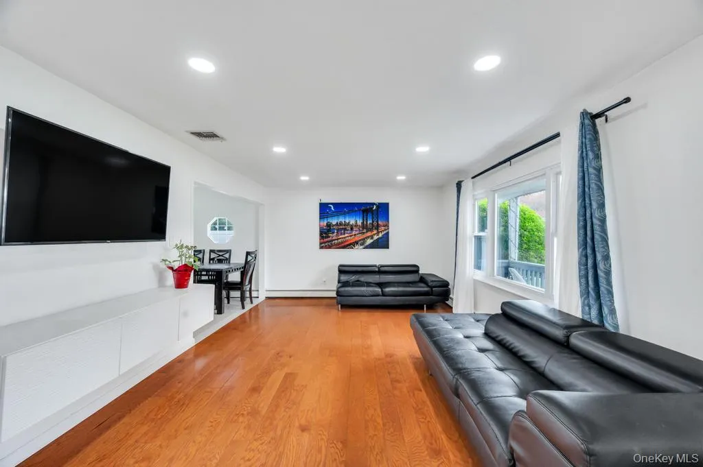 32 Beverly Street, Islip, NY, 5 Bedrooms Bedrooms, 12 Rooms Rooms,3 BathroomsBathrooms,Residential,For Rent,Beverly,0,997895 32 Beverly Street, Islip, NY, 5 Bedrooms Bedrooms, 12 Rooms Rooms,3 BathroomsBathrooms,Residential,For Rent,Beverly,0,997895