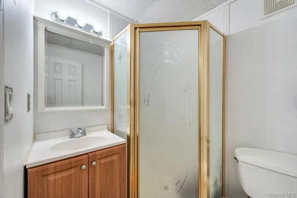 32 Beverly Street, Islip, NY, 5 Bedrooms Bedrooms, 12 Rooms Rooms,3 BathroomsBathrooms,Residential,For Rent,Beverly,0,997895 32 Beverly Street, Islip, NY, 5 Bedrooms Bedrooms, 12 Rooms Rooms,3 BathroomsBathrooms,Residential,For Rent,Beverly,0,997895