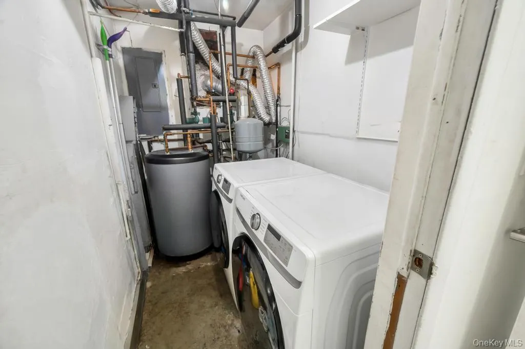 32 Beverly Street, Islip, NY, 5 Bedrooms Bedrooms, 12 Rooms Rooms,3 BathroomsBathrooms,Residential,For Rent,Beverly,0,997895 32 Beverly Street, Islip, NY, 5 Bedrooms Bedrooms, 12 Rooms Rooms,3 BathroomsBathrooms,Residential,For Rent,Beverly,0,997895