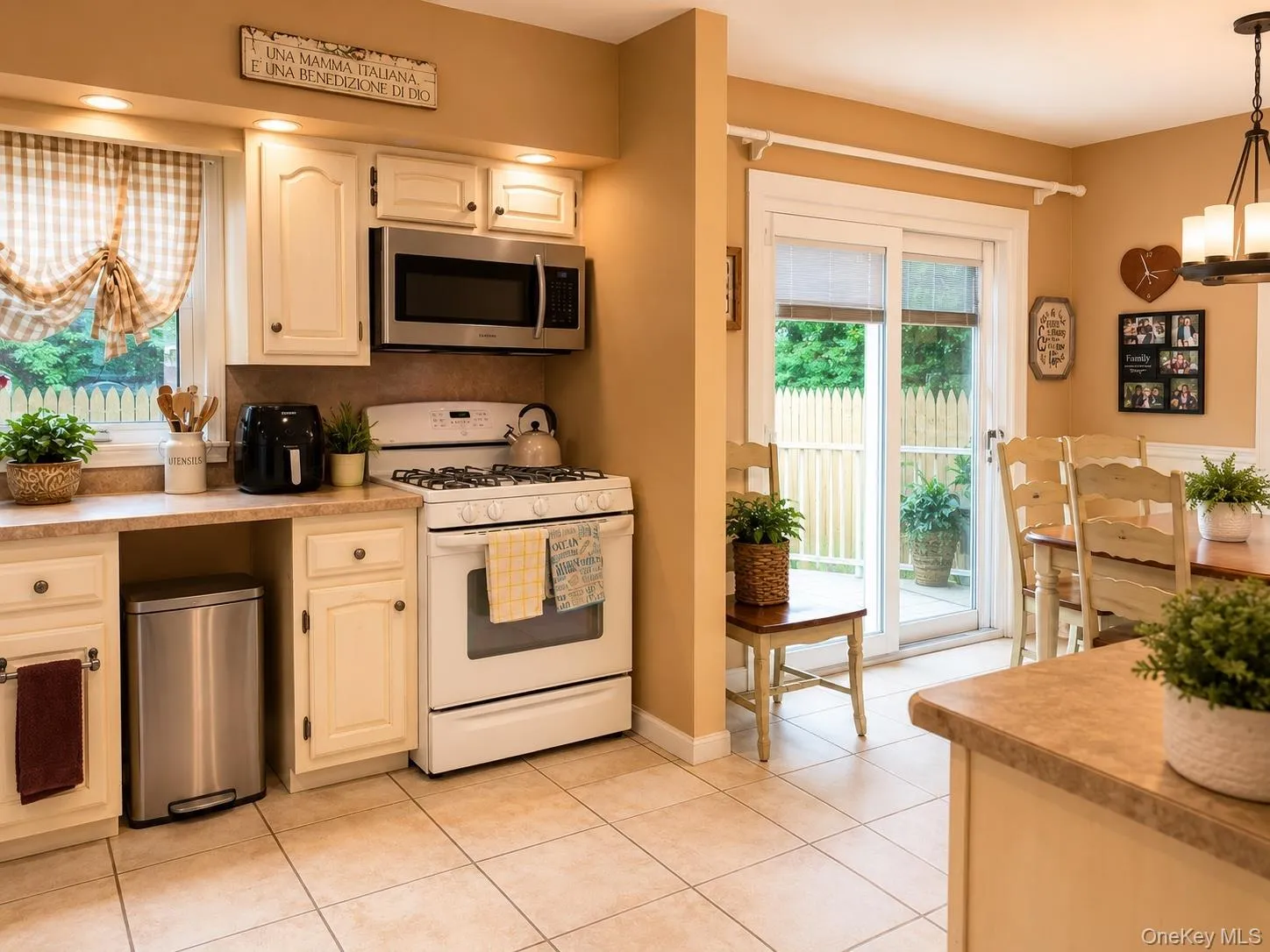 61 Hall Avenue, Clarkstown, NY, 5 Bedrooms Bedrooms, 11 Rooms Rooms,3 BathroomsBathrooms,Residential,For Rent,Hall,0,997896 61 Hall Avenue, Clarkstown, NY, 5 Bedrooms Bedrooms, 11 Rooms Rooms,3 BathroomsBathrooms,Residential,For Rent,Hall,0,997896