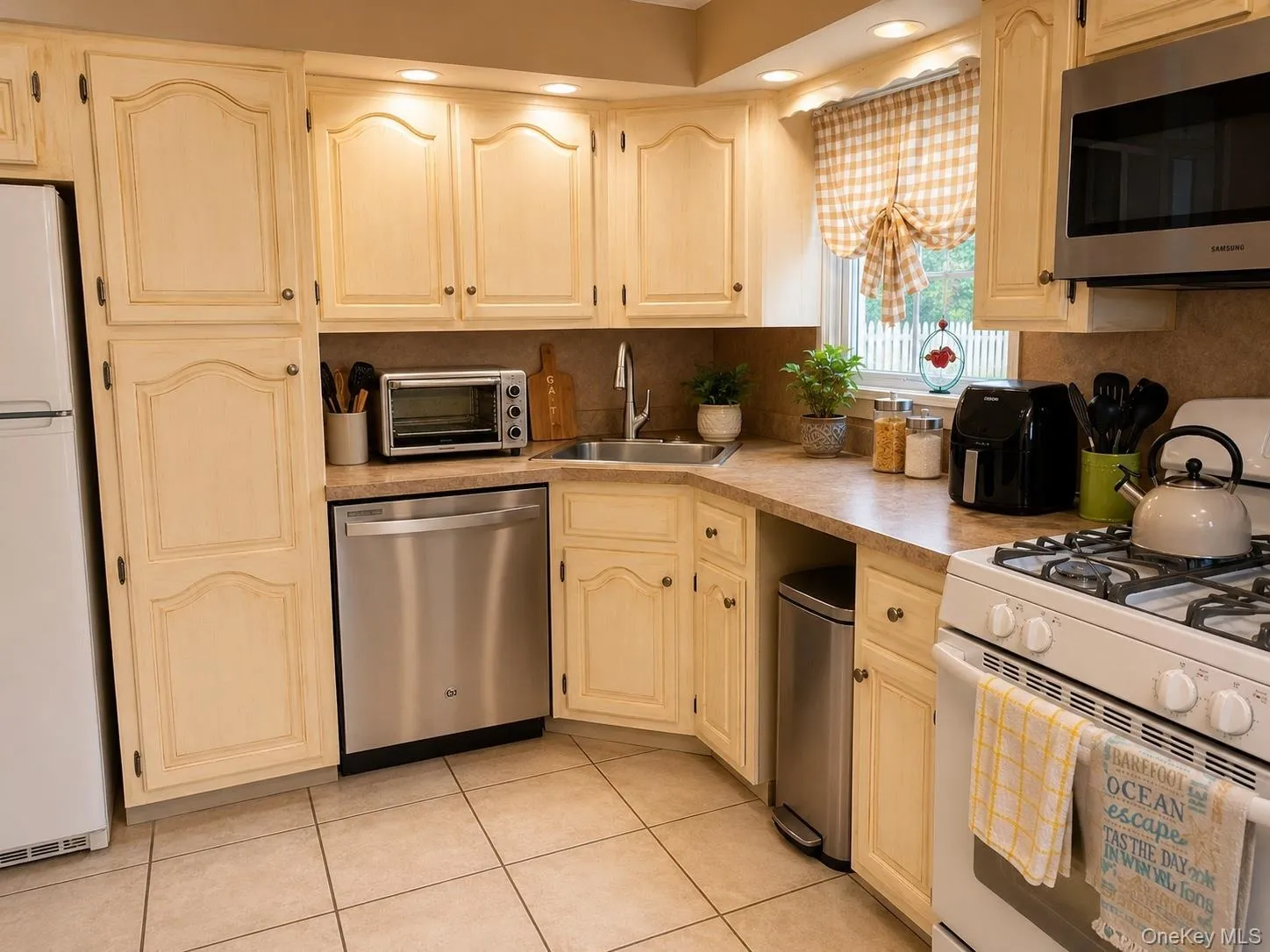 61 Hall Avenue, Clarkstown, NY, 5 Bedrooms Bedrooms, 11 Rooms Rooms,3 BathroomsBathrooms,Residential,For Rent,Hall,0,997896 61 Hall Avenue, Clarkstown, NY, 5 Bedrooms Bedrooms, 11 Rooms Rooms,3 BathroomsBathrooms,Residential,For Rent,Hall,0,997896