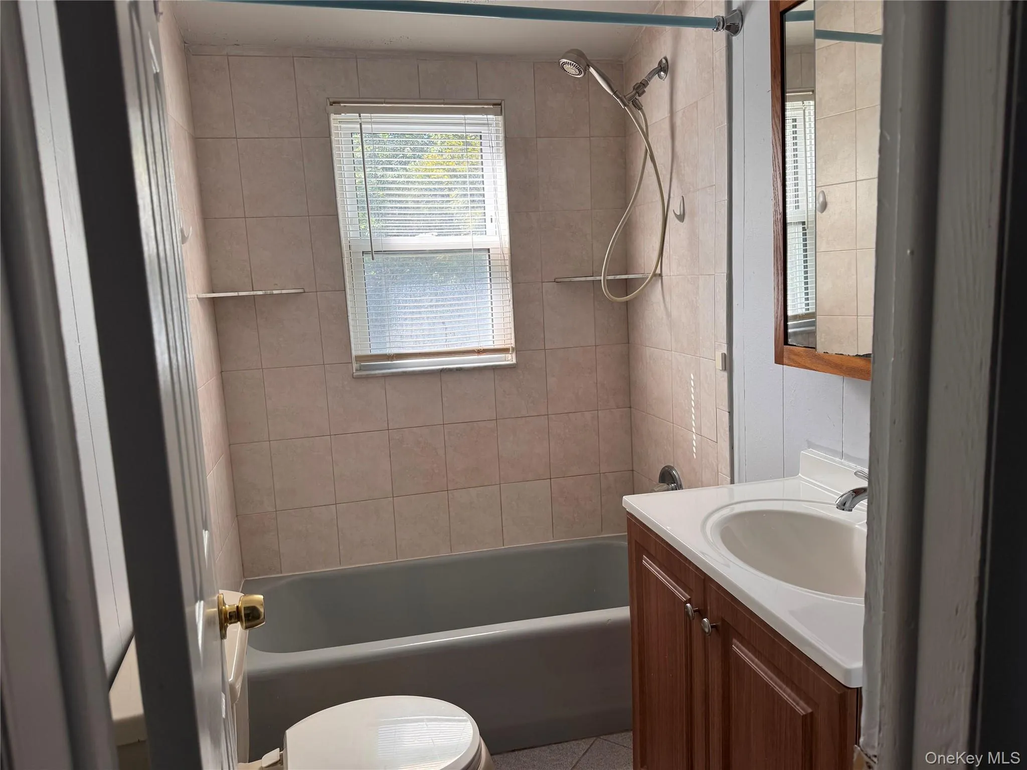 61 Hall Avenue, Clarkstown, NY, 5 Bedrooms Bedrooms, 11 Rooms Rooms,3 BathroomsBathrooms,Residential,For Rent,Hall,0,997896 61 Hall Avenue, Clarkstown, NY, 5 Bedrooms Bedrooms, 11 Rooms Rooms,3 BathroomsBathrooms,Residential,For Rent,Hall,0,997896