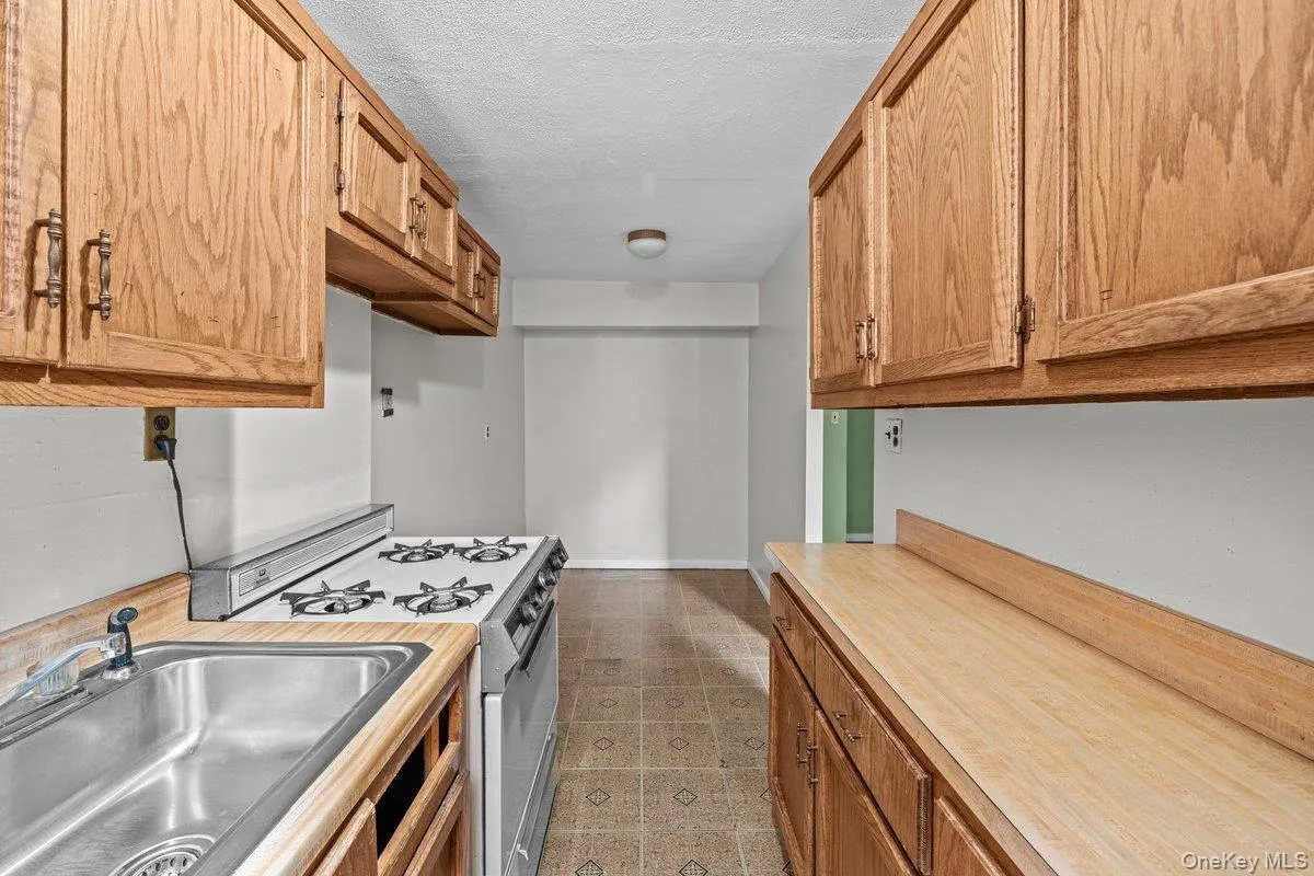6299 Broadway, New York, NY, 1 Bedroom Bedrooms, 3 Rooms Rooms,1 BathroomBathrooms,Residential Sale,For Rent,Broadway,0,997900 6299 Broadway, New York, NY, 1 Bedroom Bedrooms, 3 Rooms Rooms,1 BathroomBathrooms,Residential Sale,For Rent,Broadway,0,997900