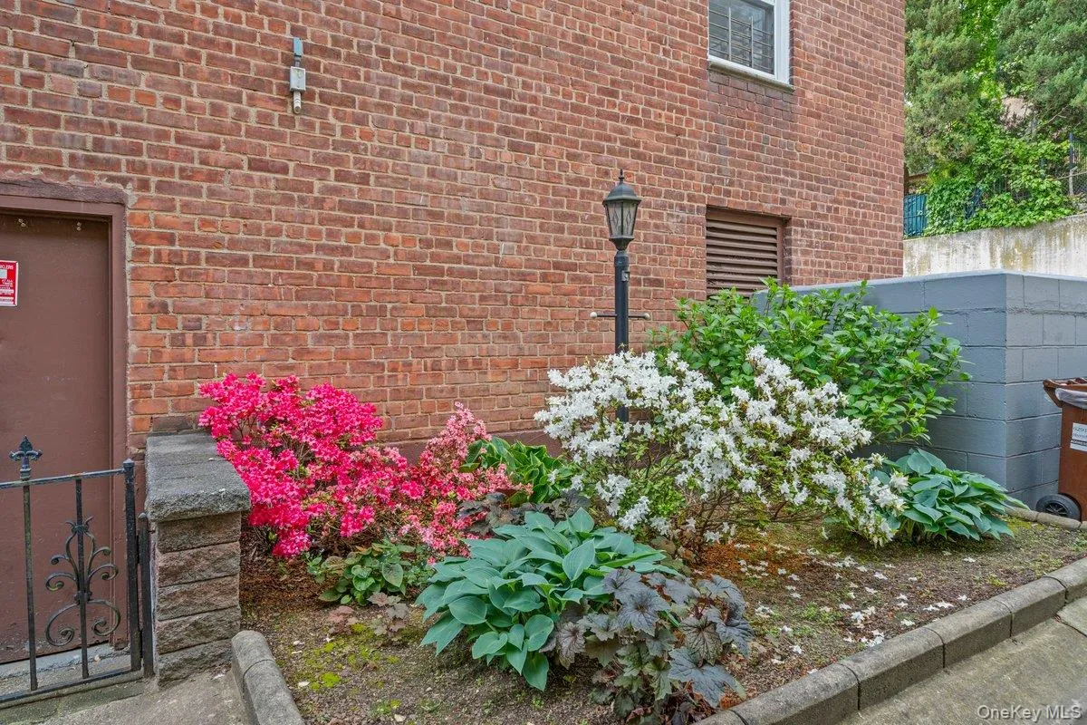 6299 Broadway, New York, NY, 1 Bedroom Bedrooms, 3 Rooms Rooms,1 BathroomBathrooms,Residential Sale,For Rent,Broadway,0,997900 6299 Broadway, New York, NY, 1 Bedroom Bedrooms, 3 Rooms Rooms,1 BathroomBathrooms,Residential Sale,For Rent,Broadway,0,997900
