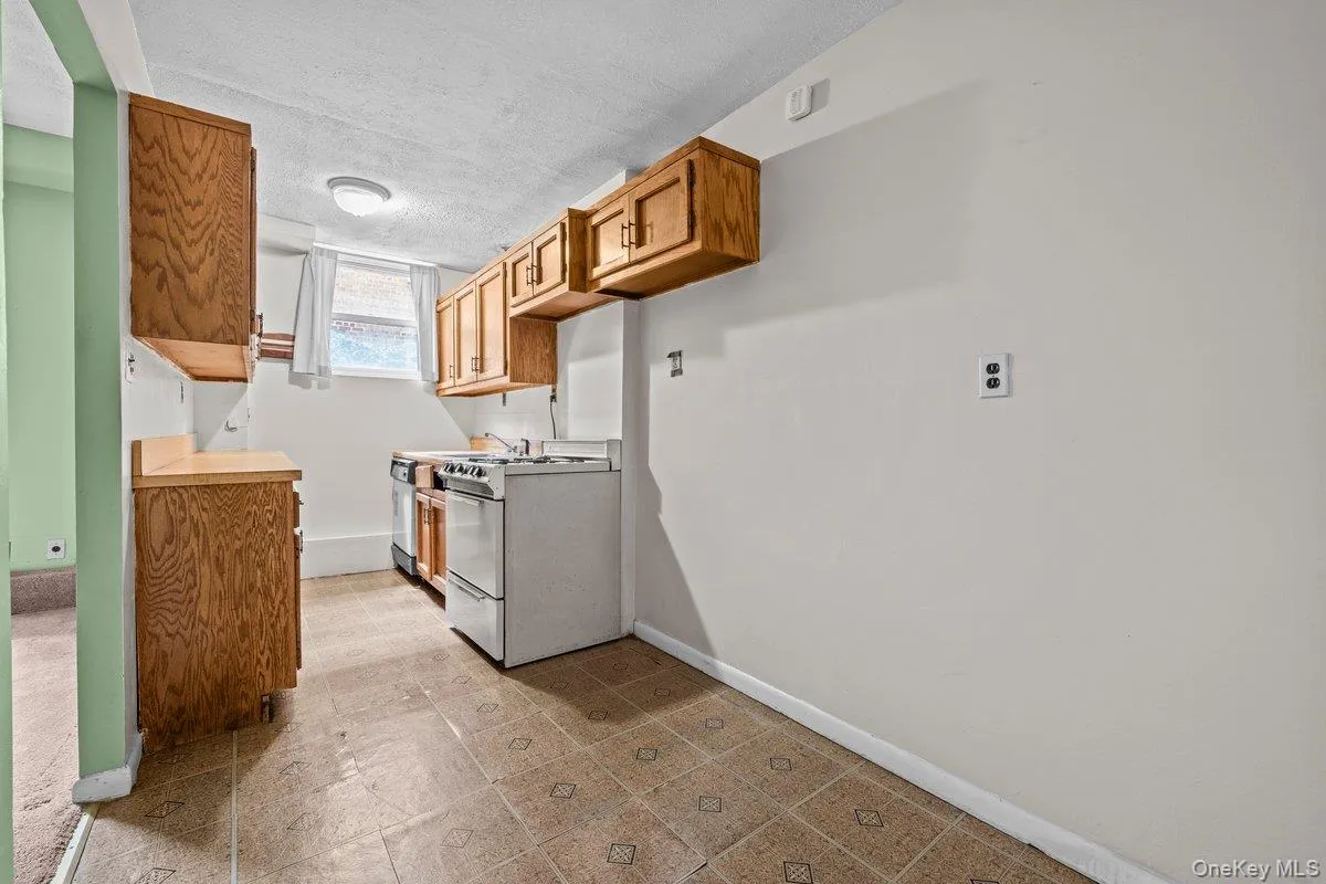 6299 Broadway, New York, NY, 1 Bedroom Bedrooms, 3 Rooms Rooms,1 BathroomBathrooms,Residential Sale,For Rent,Broadway,0,997900 6299 Broadway, New York, NY, 1 Bedroom Bedrooms, 3 Rooms Rooms,1 BathroomBathrooms,Residential Sale,For Rent,Broadway,0,997900