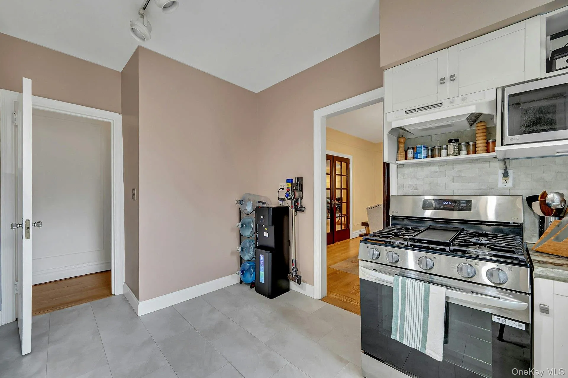 1440 Midland Avenue, Yonkers, NY, 2 Bedrooms Bedrooms, 5 Rooms Rooms,1 BathroomBathrooms,Residential,For Rent,Midland,0,997908 1440 Midland Avenue, Yonkers, NY, 2 Bedrooms Bedrooms, 5 Rooms Rooms,1 BathroomBathrooms,Residential,For Rent,Midland,0,997908