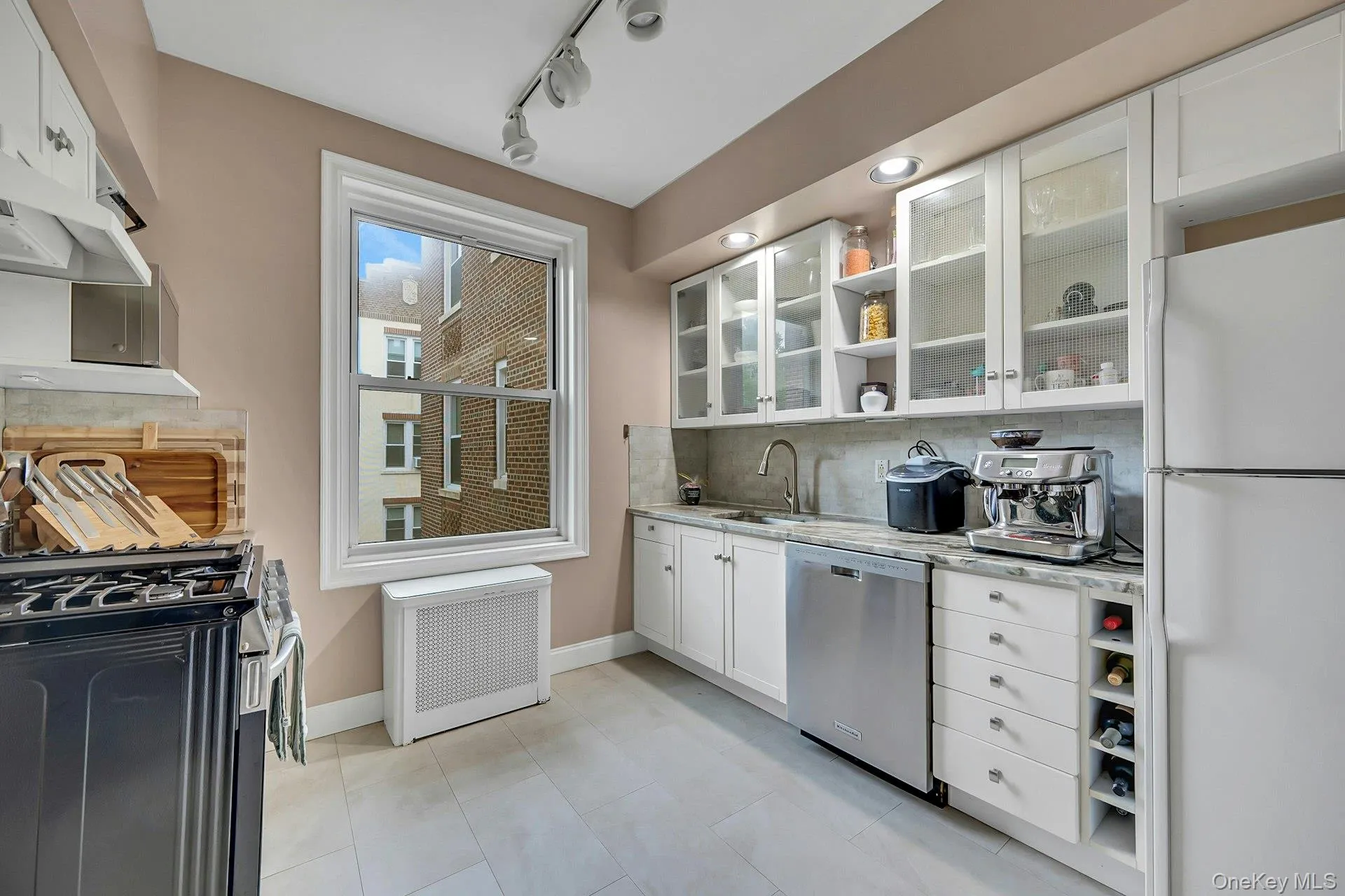 1440 Midland Avenue, Yonkers, NY, 2 Bedrooms Bedrooms, 5 Rooms Rooms,1 BathroomBathrooms,Residential,For Rent,Midland,0,997908 1440 Midland Avenue, Yonkers, NY, 2 Bedrooms Bedrooms, 5 Rooms Rooms,1 BathroomBathrooms,Residential,For Rent,Midland,0,997908