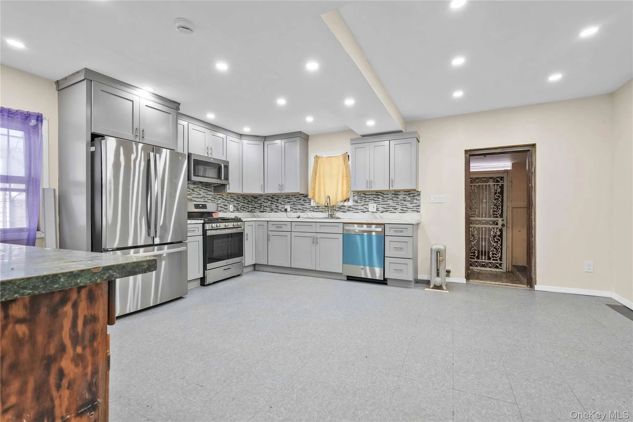722 Elton Street, New York, NY, 3 Bedrooms Bedrooms, 7 Rooms Rooms,2 BathroomsBathrooms,Residential,For Rent,Elton,0,997913 722 Elton Street, New York, NY, 3 Bedrooms Bedrooms, 7 Rooms Rooms,2 BathroomsBathrooms,Residential,For Rent,Elton,0,997913