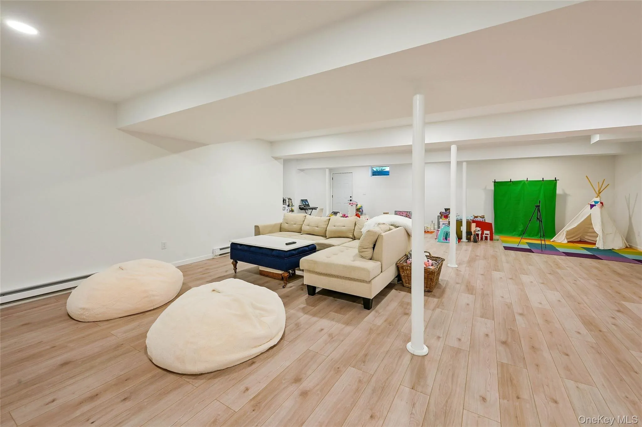 788 Reeves Avenue, Riverhead, NY, 3 Bedrooms Bedrooms, 8 Rooms Rooms,2 BathroomsBathrooms,Residential Lease,For Rent,Reeves,0,997915 788 Reeves Avenue, Riverhead, NY, 3 Bedrooms Bedrooms, 8 Rooms Rooms,2 BathroomsBathrooms,Residential Lease,For Rent,Reeves,0,997915