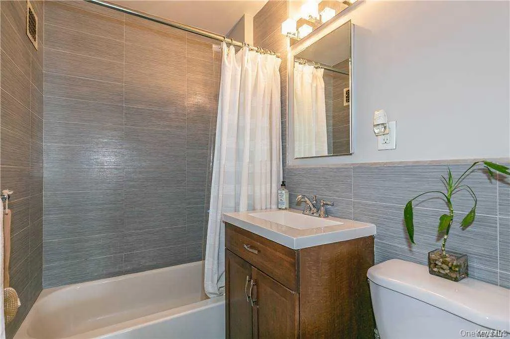 123-40 83 Ave, New York, NY, 1 Bedroom Bedrooms, 5 Rooms Rooms,1 BathroomBathrooms,Residential Lease,For Rent,83 Ave,0,997919 123-40 83 Ave, New York, NY, 1 Bedroom Bedrooms, 5 Rooms Rooms,1 BathroomBathrooms,Residential Lease,For Rent,83 Ave,0,997919