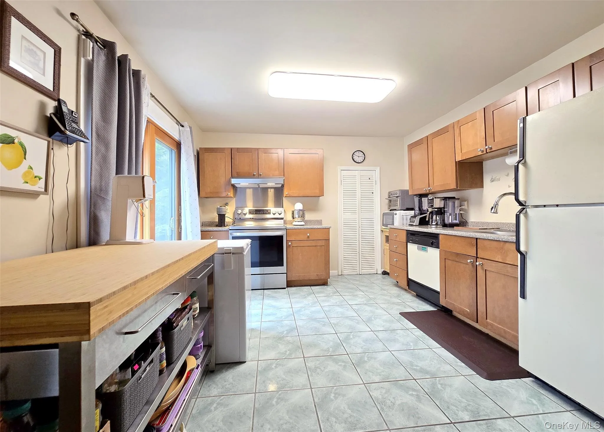 19 Hartsdale Lane, Brookhaven, NY, 3 Bedrooms Bedrooms, 7 Rooms Rooms,2 BathroomsBathrooms,Residential,For Rent,Hartsdale,0,997925 19 Hartsdale Lane, Brookhaven, NY, 3 Bedrooms Bedrooms, 7 Rooms Rooms,2 BathroomsBathrooms,Residential,For Rent,Hartsdale,0,997925