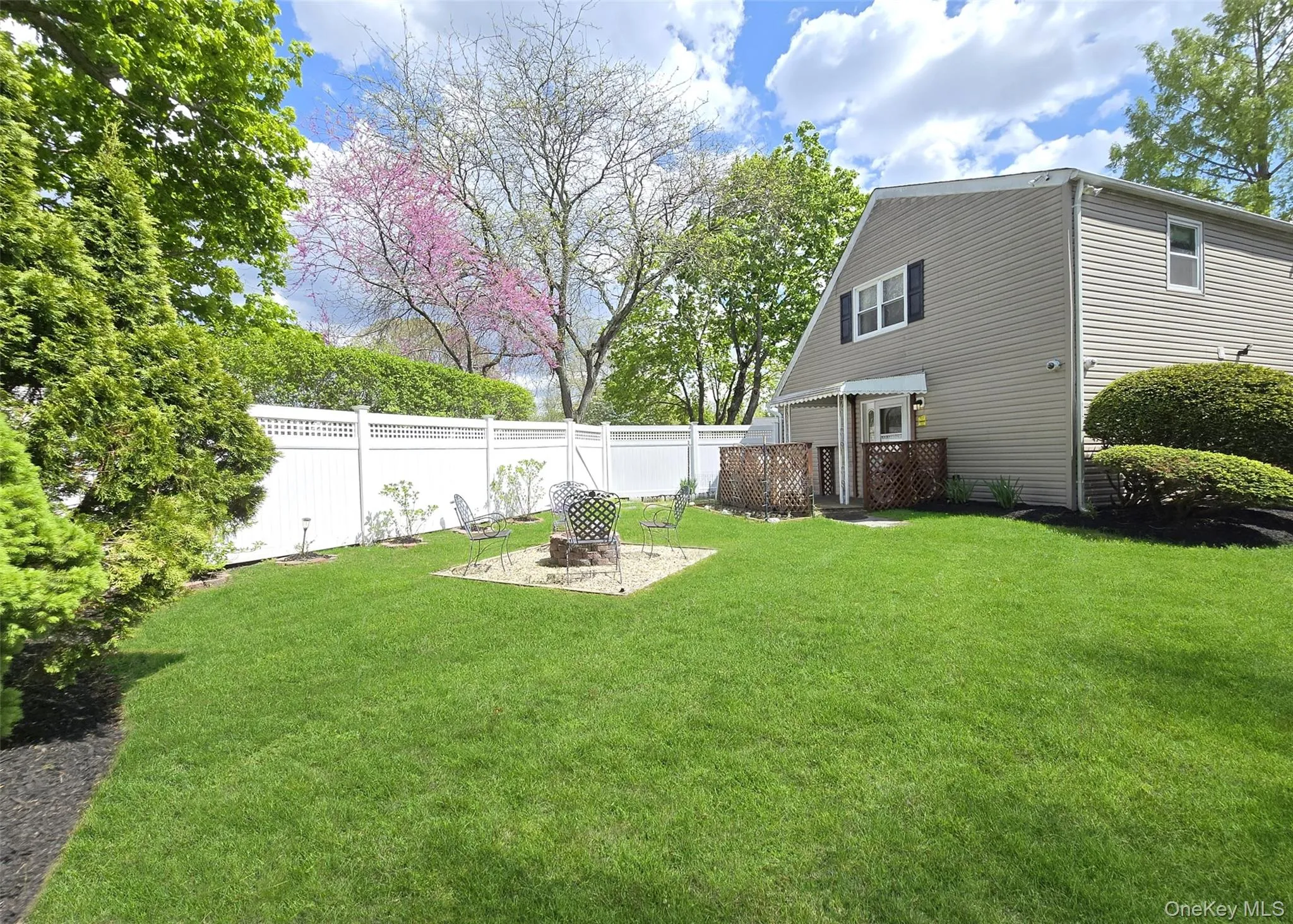 19 Hartsdale Lane, Brookhaven, NY, 3 Bedrooms Bedrooms, 7 Rooms Rooms,2 BathroomsBathrooms,Residential,For Rent,Hartsdale,0,997925 19 Hartsdale Lane, Brookhaven, NY, 3 Bedrooms Bedrooms, 7 Rooms Rooms,2 BathroomsBathrooms,Residential,For Rent,Hartsdale,0,997925
