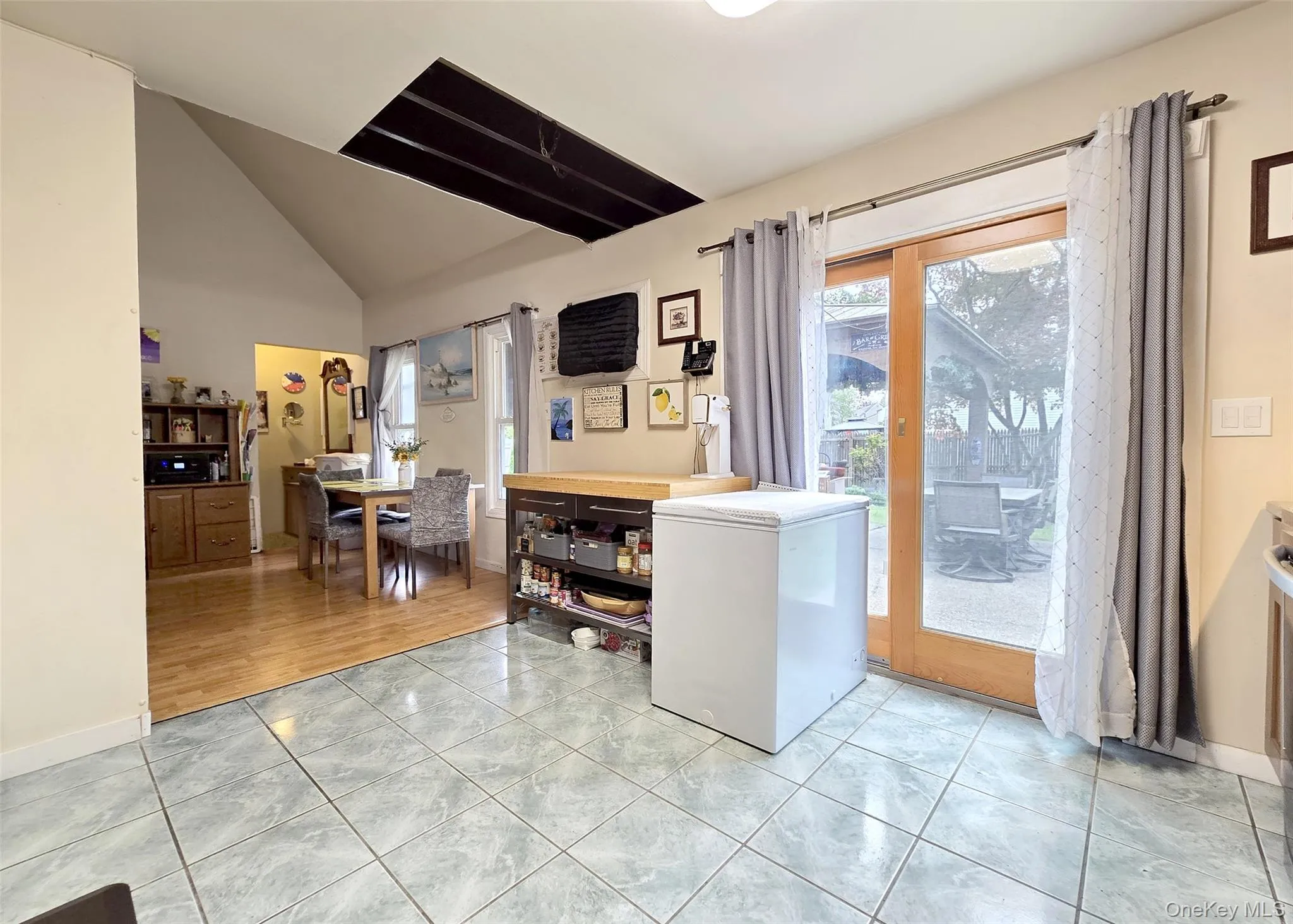 19 Hartsdale Lane, Brookhaven, NY, 3 Bedrooms Bedrooms, 7 Rooms Rooms,2 BathroomsBathrooms,Residential,For Rent,Hartsdale,0,997925 19 Hartsdale Lane, Brookhaven, NY, 3 Bedrooms Bedrooms, 7 Rooms Rooms,2 BathroomsBathrooms,Residential,For Rent,Hartsdale,0,997925