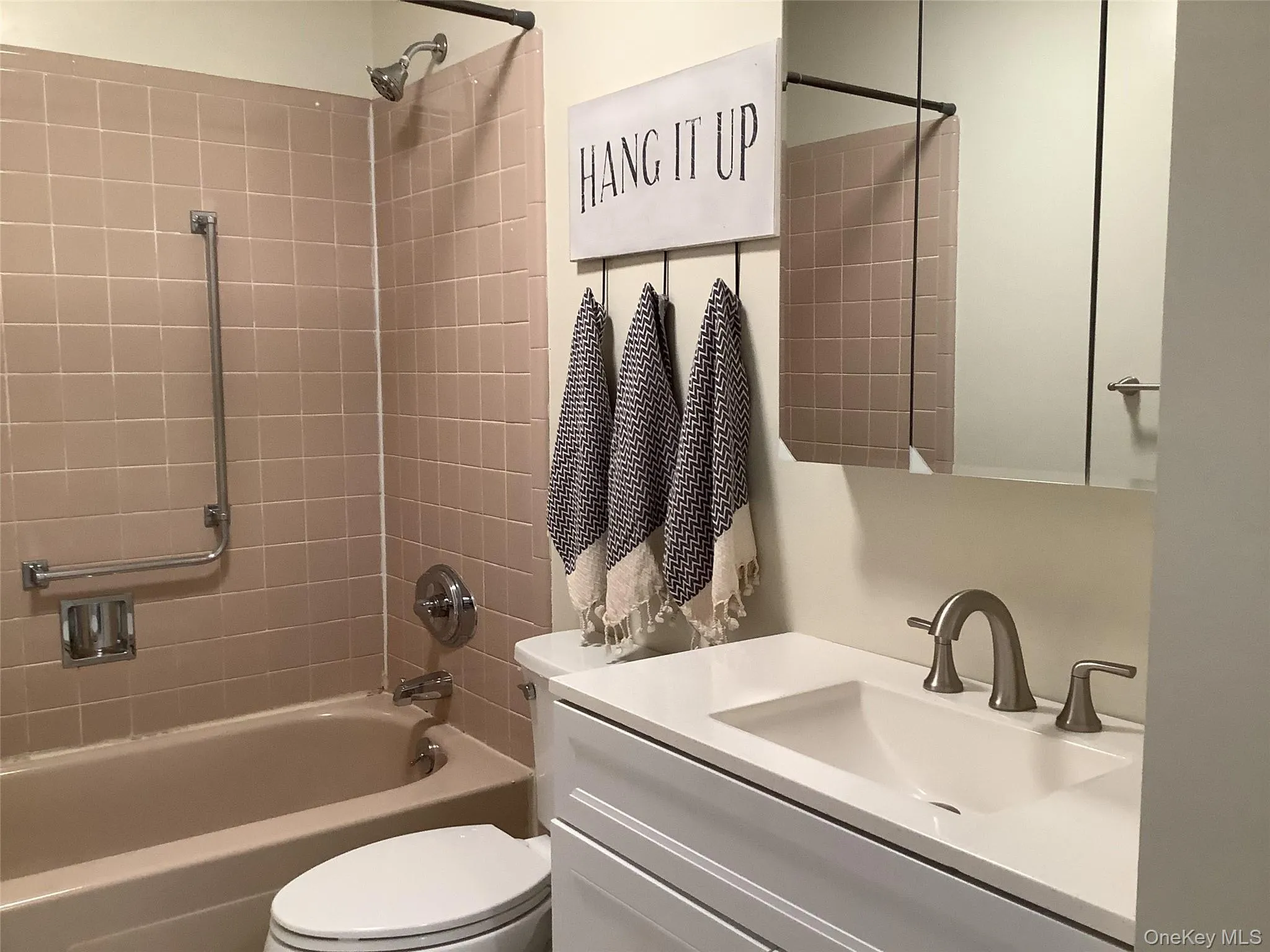 201 Newcastle Court, Brookhaven, NY, 1 Bedroom Bedrooms, 4 Rooms Rooms,1 BathroomBathrooms,Residential Lease,For Rent,Newcastle,0,997938 201 Newcastle Court, Brookhaven, NY, 1 Bedroom Bedrooms, 4 Rooms Rooms,1 BathroomBathrooms,Residential Lease,For Rent,Newcastle,0,997938