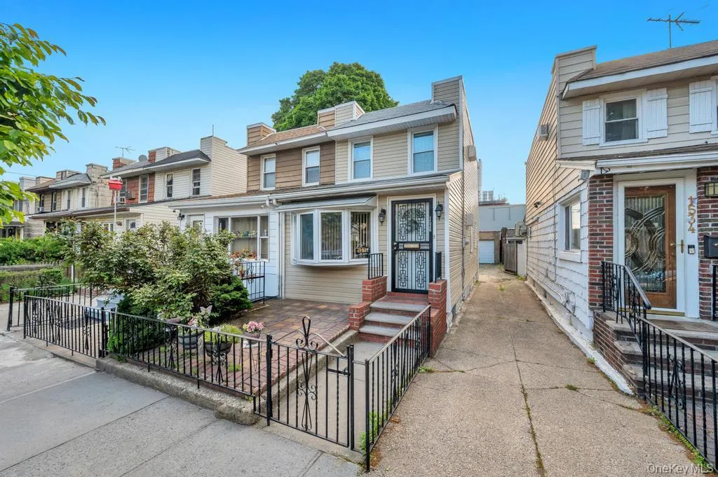 1536 51st Street, New York, NY, 3 Bedrooms Bedrooms, 10 Rooms Rooms,2 BathroomsBathrooms,Residential,For Rent,51st,0,997941 1536 51st Street, New York, NY, 3 Bedrooms Bedrooms, 10 Rooms Rooms,2 BathroomsBathrooms,Residential,For Rent,51st,0,997941
