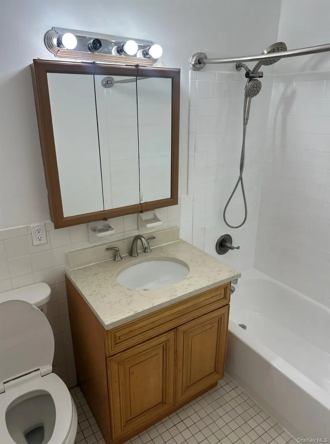 858 175th Street, New York, NY, 3 Bedrooms Bedrooms, 6 Rooms Rooms,1 BathroomBathrooms,Residential Lease,For Rent,175th,0,997975 858 175th Street, New York, NY, 3 Bedrooms Bedrooms, 6 Rooms Rooms,1 BathroomBathrooms,Residential Lease,For Rent,175th,0,997975