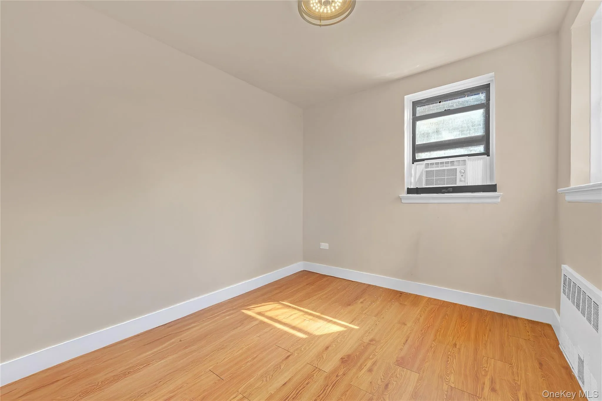 2830 Briggs Avenue, New York, NY, 2 Bedrooms Bedrooms, 5 Rooms Rooms,1 BathroomBathrooms,Residential Sale,For Rent,Briggs,0,997994 2830 Briggs Avenue, New York, NY, 2 Bedrooms Bedrooms, 5 Rooms Rooms,1 BathroomBathrooms,Residential Sale,For Rent,Briggs,0,997994