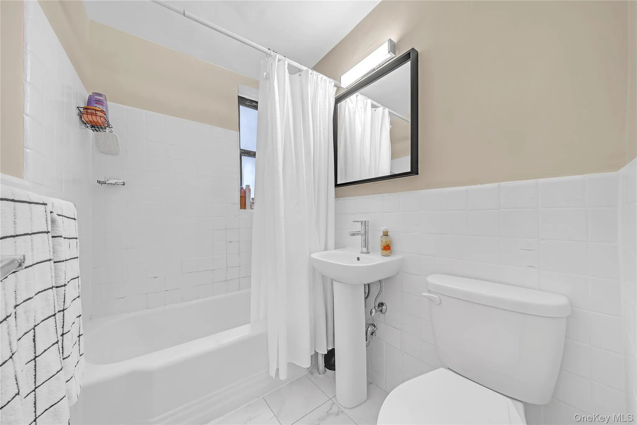 2830 Briggs Avenue, New York, NY, 2 Bedrooms Bedrooms, 5 Rooms Rooms,1 BathroomBathrooms,Residential Sale,For Rent,Briggs,0,997994 2830 Briggs Avenue, New York, NY, 2 Bedrooms Bedrooms, 5 Rooms Rooms,1 BathroomBathrooms,Residential Sale,For Rent,Briggs,0,997994