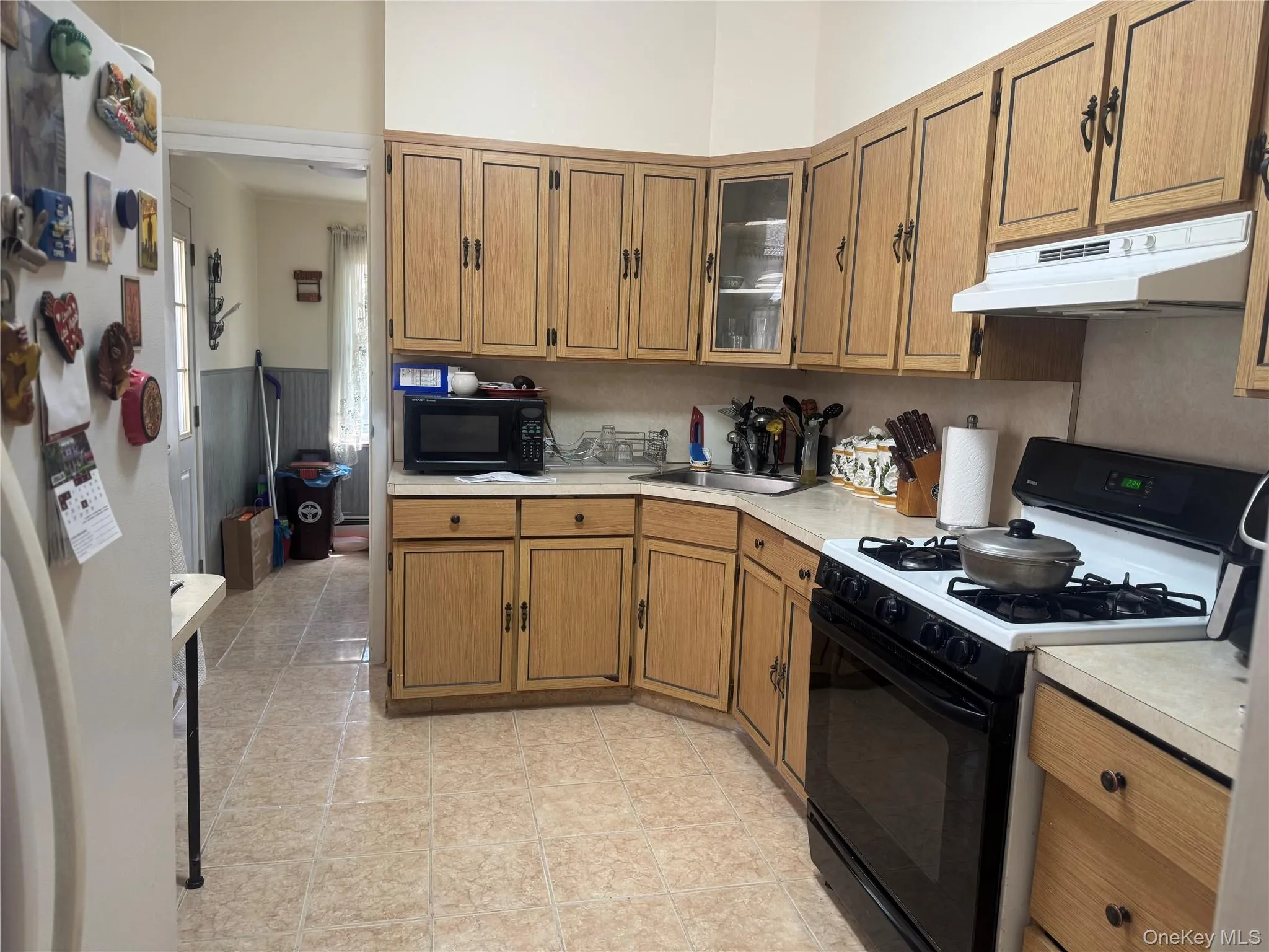 8058 88th Road, New York, NY, 3 Bedrooms Bedrooms, 6 Rooms Rooms,1 BathroomBathrooms,Residential,For Rent,88th,0,997998 8058 88th Road, New York, NY, 3 Bedrooms Bedrooms, 6 Rooms Rooms,1 BathroomBathrooms,Residential,For Rent,88th,0,997998