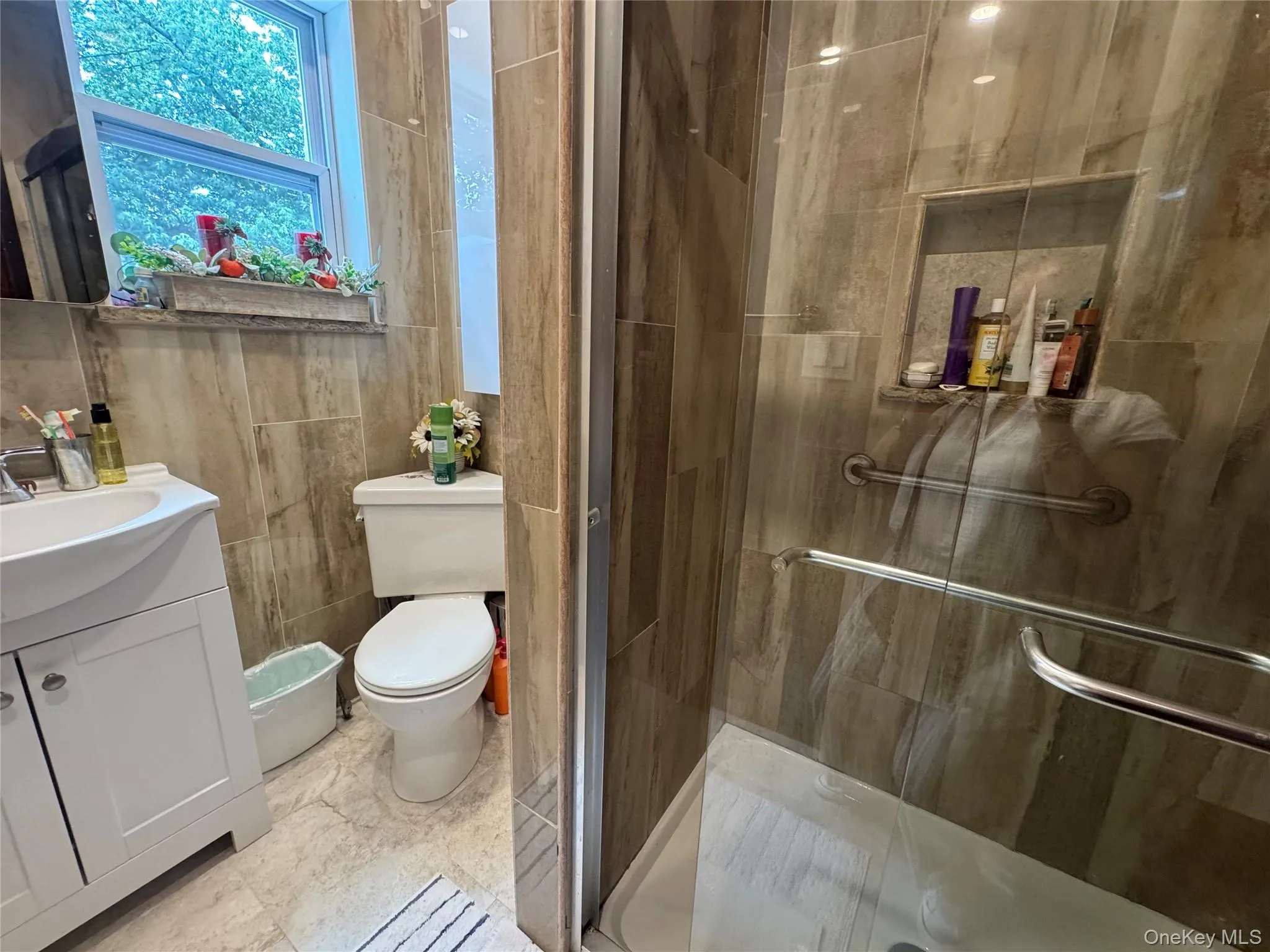 8058 88th Road, New York, NY, 3 Bedrooms Bedrooms, 6 Rooms Rooms,1 BathroomBathrooms,Residential,For Rent,88th,0,997998 8058 88th Road, New York, NY, 3 Bedrooms Bedrooms, 6 Rooms Rooms,1 BathroomBathrooms,Residential,For Rent,88th,0,997998