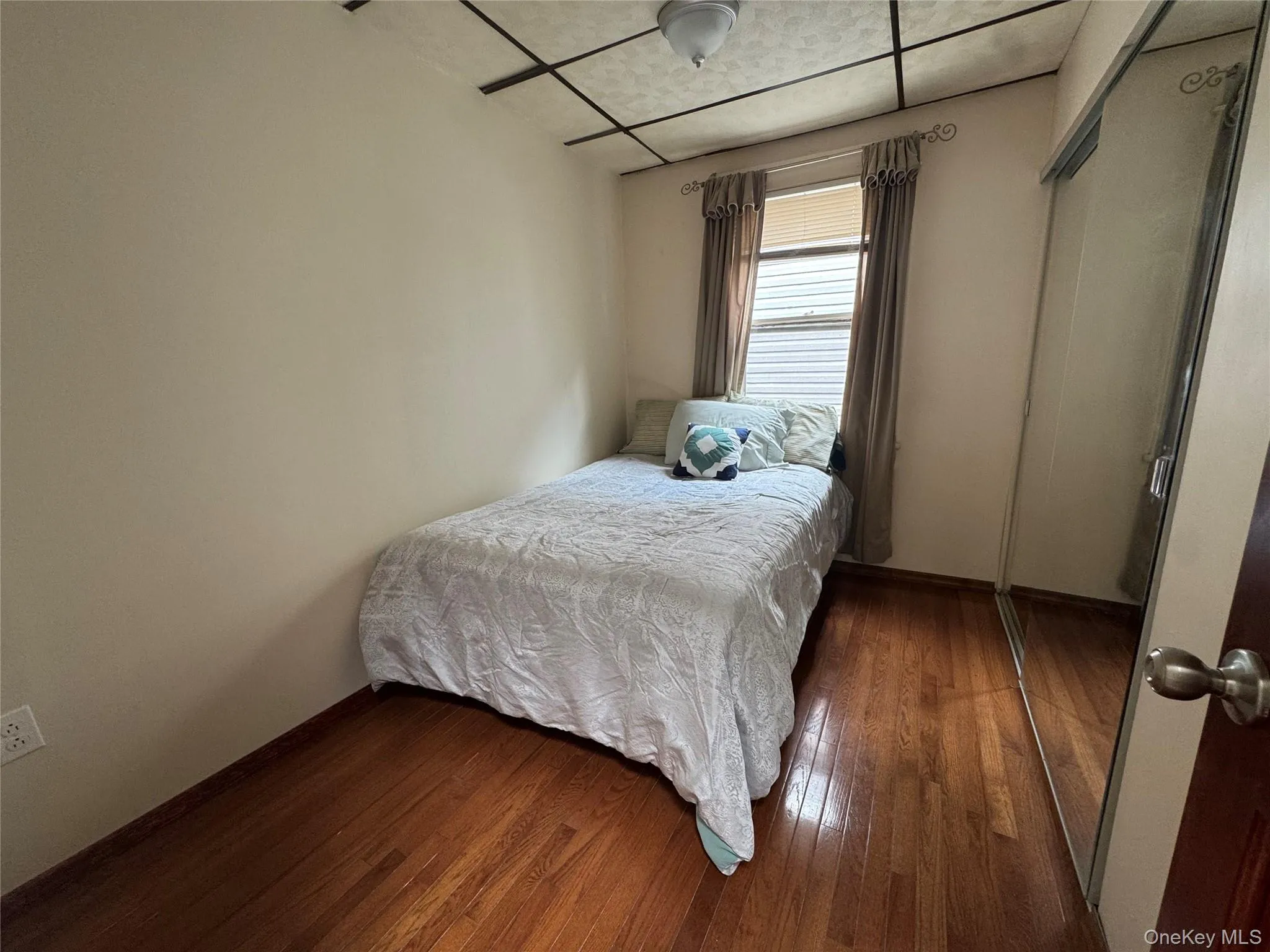 8058 88th Road, New York, NY, 3 Bedrooms Bedrooms, 6 Rooms Rooms,1 BathroomBathrooms,Residential,For Rent,88th,0,997998 8058 88th Road, New York, NY, 3 Bedrooms Bedrooms, 6 Rooms Rooms,1 BathroomBathrooms,Residential,For Rent,88th,0,997998