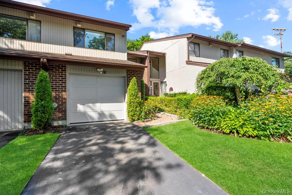 16 Club Drive, Oyster Bay, NY, 3 Bedrooms Bedrooms, 5 Rooms Rooms,2 BathroomsBathrooms,Residential Lease,For Rent,Club,0,997999 16 Club Drive, Oyster Bay, NY, 3 Bedrooms Bedrooms, 5 Rooms Rooms,2 BathroomsBathrooms,Residential Lease,For Rent,Club,0,997999