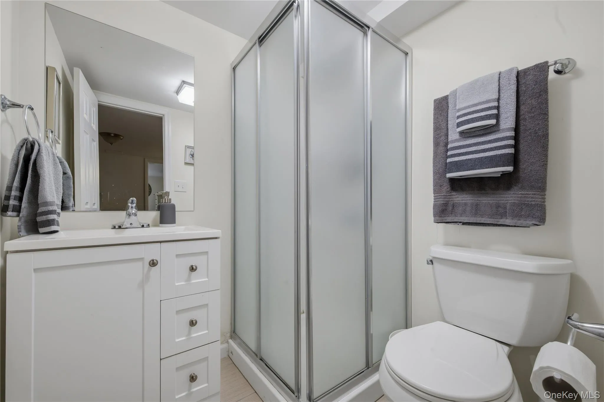 38 Elizabeth Drive, Riverhead, NY, 3 Bedrooms Bedrooms, 7 Rooms Rooms,3 BathroomsBathrooms,Residential,For Rent,Elizabeth,0,998001 38 Elizabeth Drive, Riverhead, NY, 3 Bedrooms Bedrooms, 7 Rooms Rooms,3 BathroomsBathrooms,Residential,For Rent,Elizabeth,0,998001