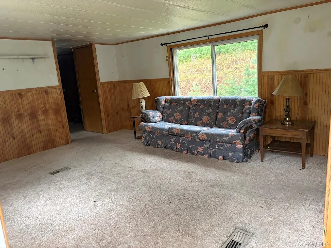 39 Hartung Road, Highland, NY, 3 Bedrooms Bedrooms, 6 Rooms Rooms,1 BathroomBathrooms,Residential,For Rent,Hartung,0,998011 39 Hartung Road, Highland, NY, 3 Bedrooms Bedrooms, 6 Rooms Rooms,1 BathroomBathrooms,Residential,For Rent,Hartung,0,998011