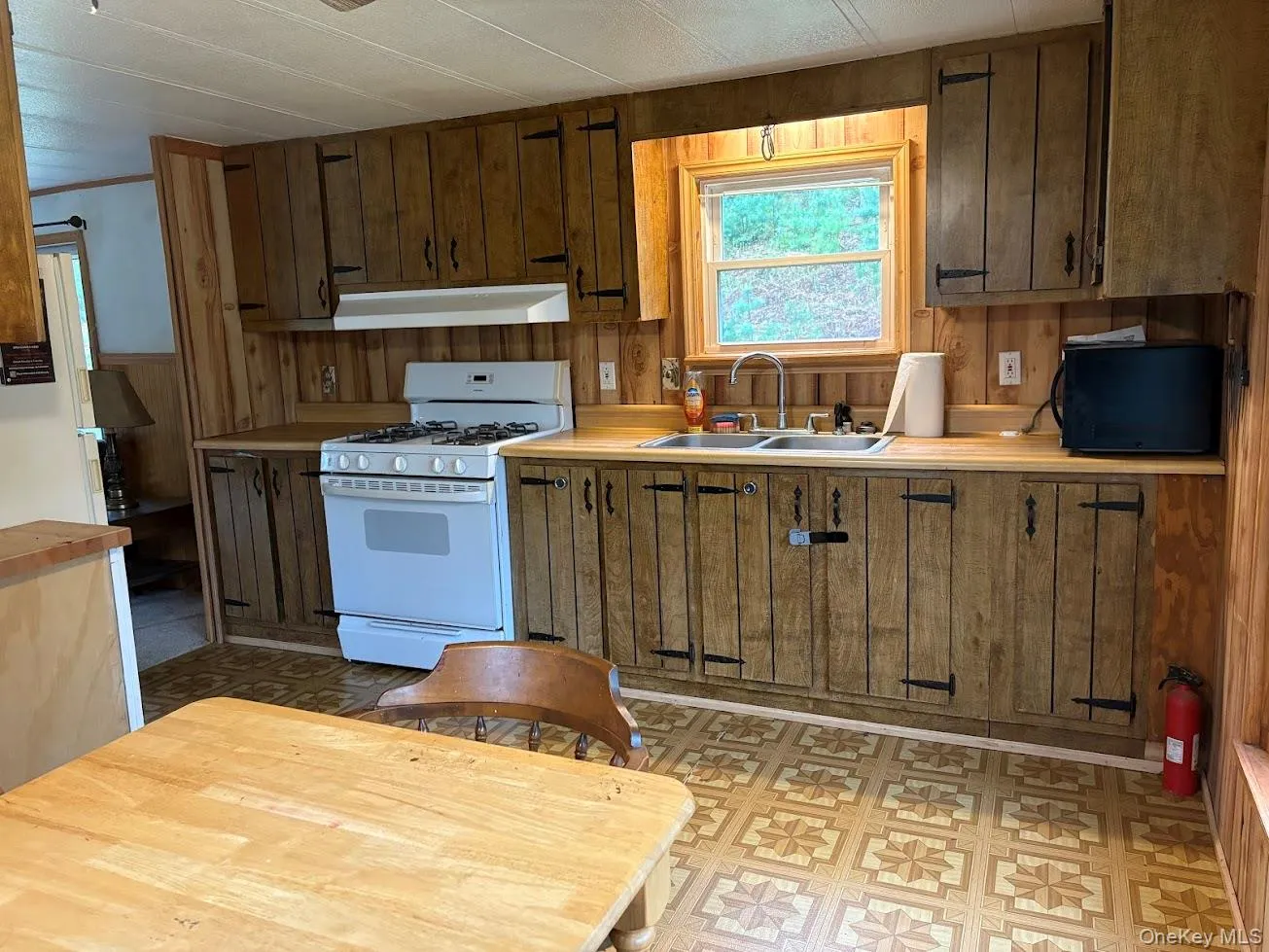39 Hartung Road, Highland, NY, 3 Bedrooms Bedrooms, 6 Rooms Rooms,1 BathroomBathrooms,Residential,For Rent,Hartung,0,998011 39 Hartung Road, Highland, NY, 3 Bedrooms Bedrooms, 6 Rooms Rooms,1 BathroomBathrooms,Residential,For Rent,Hartung,0,998011
