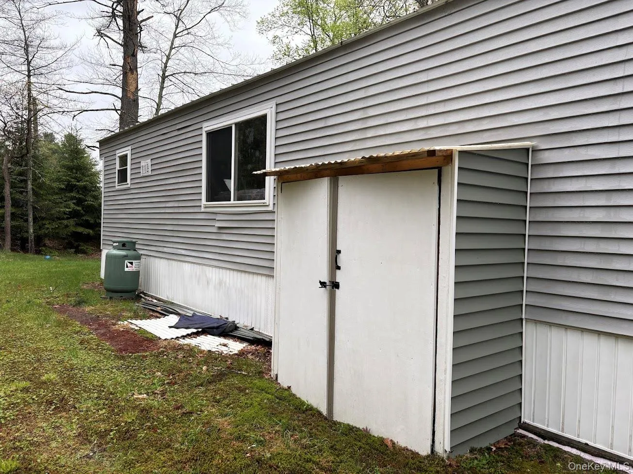 39 Hartung Road, Highland, NY, 3 Bedrooms Bedrooms, 6 Rooms Rooms,1 BathroomBathrooms,Residential,For Rent,Hartung,0,998011 39 Hartung Road, Highland, NY, 3 Bedrooms Bedrooms, 6 Rooms Rooms,1 BathroomBathrooms,Residential,For Rent,Hartung,0,998011