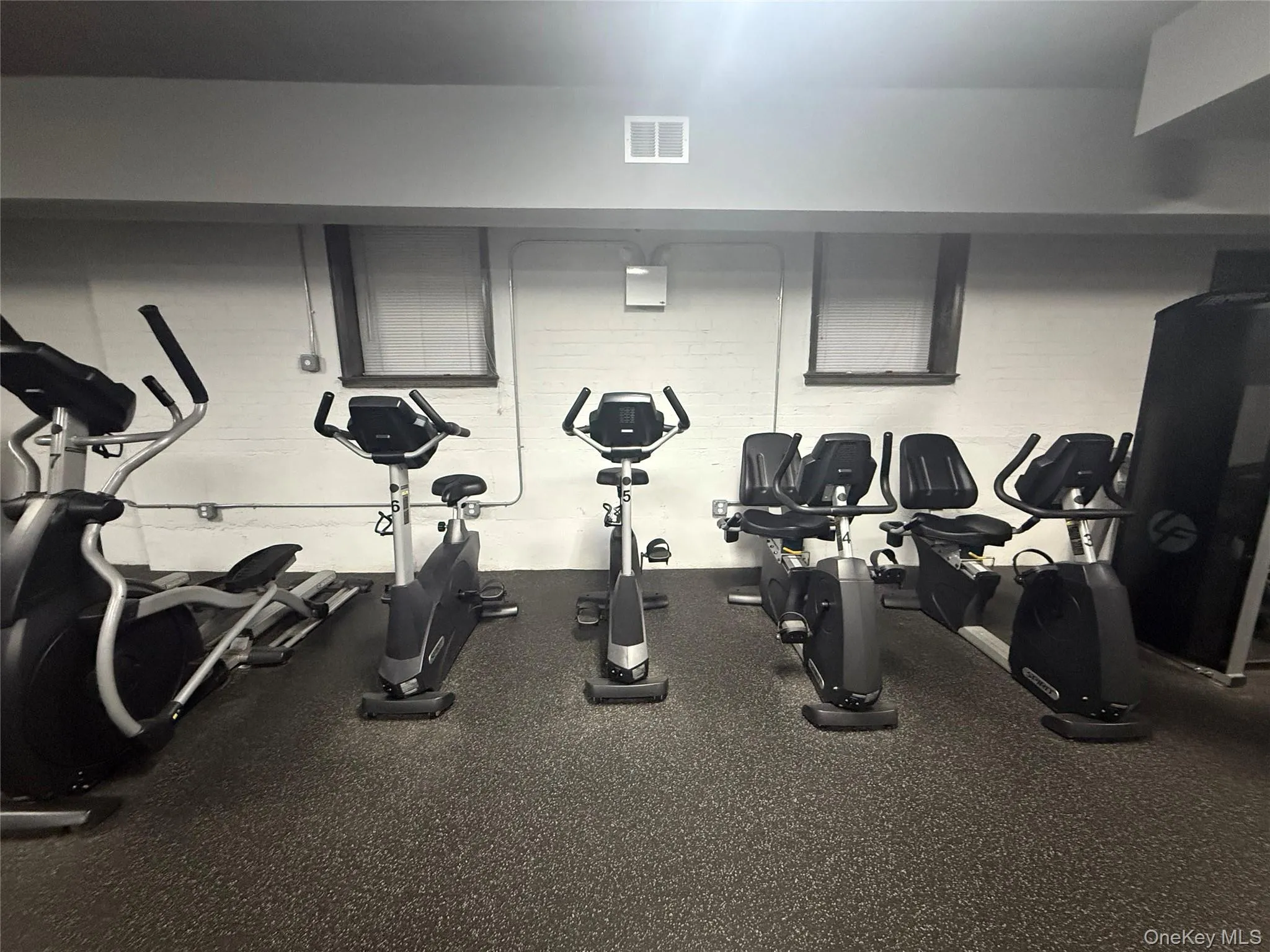 48-55 43rd Street, New York, NY, 1 Bedroom Bedrooms, 4 Rooms Rooms,1 BathroomBathrooms,Residential Lease,For Rent,43rd,0,998013 48-55 43rd Street, New York, NY, 1 Bedroom Bedrooms, 4 Rooms Rooms,1 BathroomBathrooms,Residential Lease,For Rent,43rd,0,998013