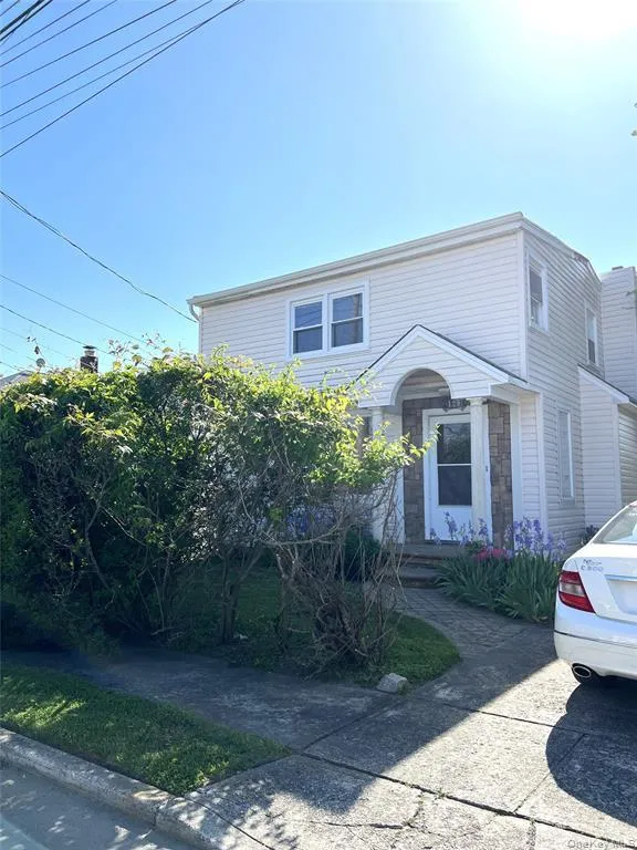 129 Flamingo Street, Hempstead, NY, 2 Bedrooms Bedrooms, 5 Rooms Rooms,2 BathroomsBathrooms,Residential Lease,For Rent,Flamingo,0,998027 129 Flamingo Street, Hempstead, NY, 2 Bedrooms Bedrooms, 5 Rooms Rooms,2 BathroomsBathrooms,Residential Lease,For Rent,Flamingo,0,998027