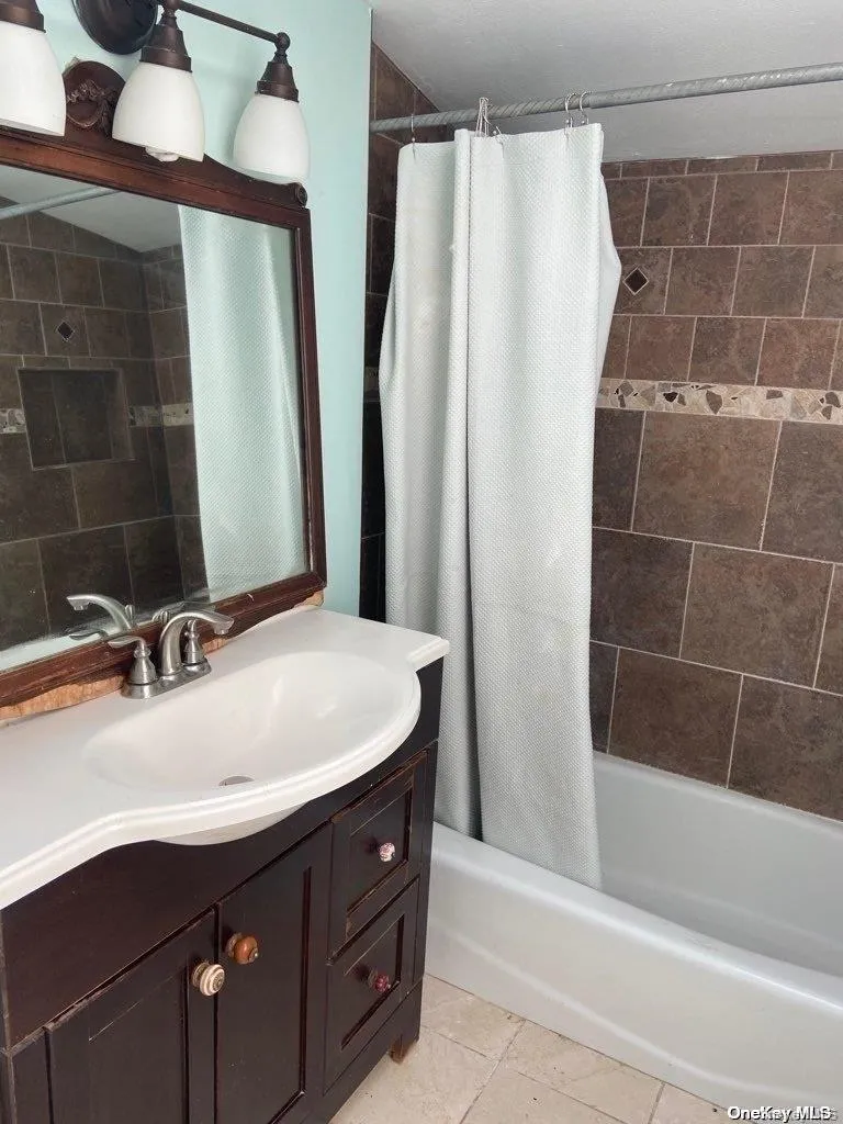129 Flamingo Street, Hempstead, NY, 2 Bedrooms Bedrooms, 5 Rooms Rooms,2 BathroomsBathrooms,Residential Lease,For Rent,Flamingo,0,998027 129 Flamingo Street, Hempstead, NY, 2 Bedrooms Bedrooms, 5 Rooms Rooms,2 BathroomsBathrooms,Residential Lease,For Rent,Flamingo,0,998027