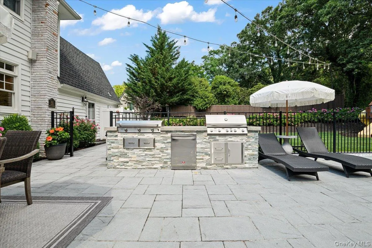 8 Rochelle Lane, Smithtown, NY, 4 Bedrooms Bedrooms, 13 Rooms Rooms,2 BathroomsBathrooms,Residential,For Rent,Rochelle,0,998058 8 Rochelle Lane, Smithtown, NY, 4 Bedrooms Bedrooms, 13 Rooms Rooms,2 BathroomsBathrooms,Residential,For Rent,Rochelle,0,998058