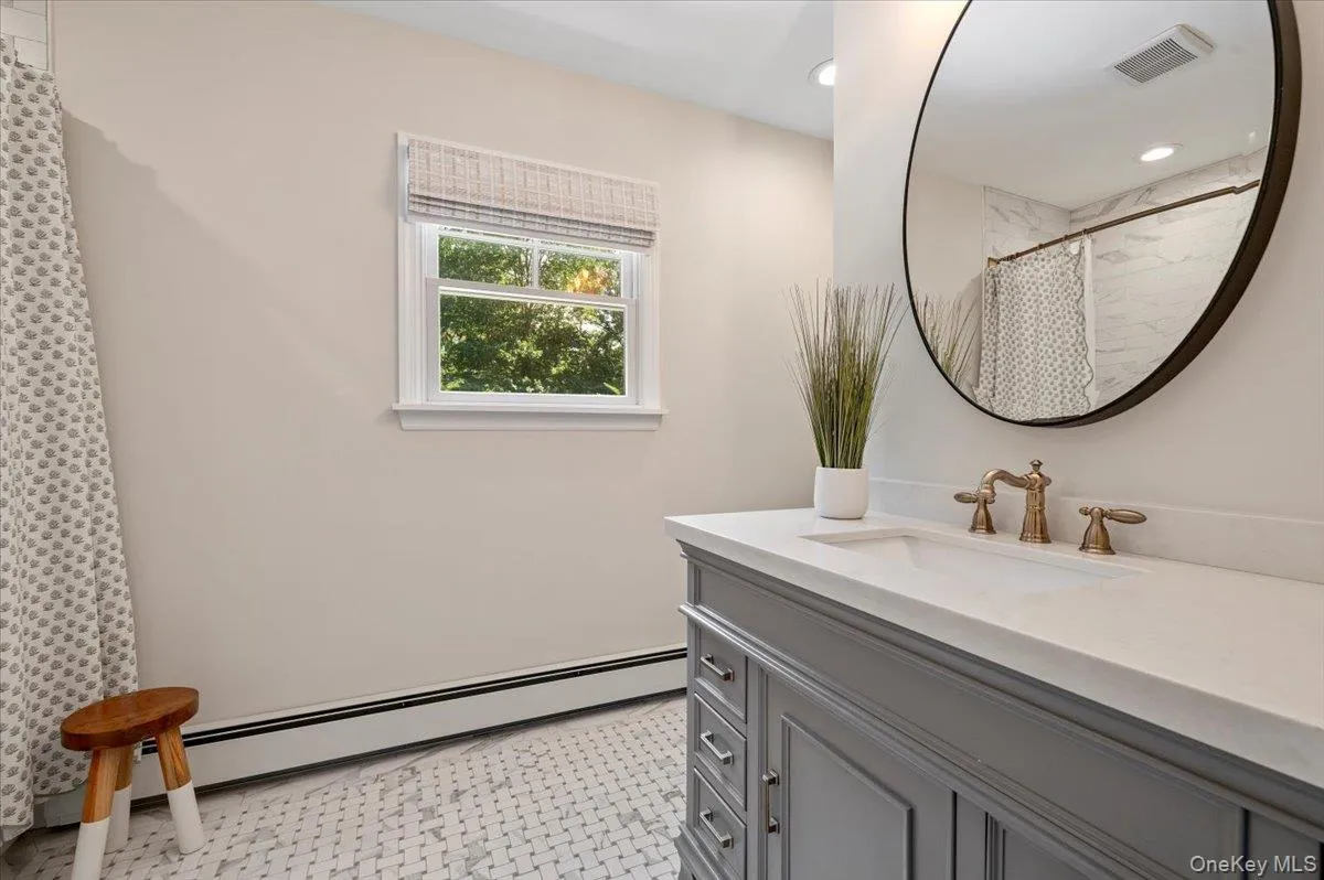8 Rochelle Lane, Smithtown, NY, 4 Bedrooms Bedrooms, 13 Rooms Rooms,2 BathroomsBathrooms,Residential,For Rent,Rochelle,0,998058 8 Rochelle Lane, Smithtown, NY, 4 Bedrooms Bedrooms, 13 Rooms Rooms,2 BathroomsBathrooms,Residential,For Rent,Rochelle,0,998058