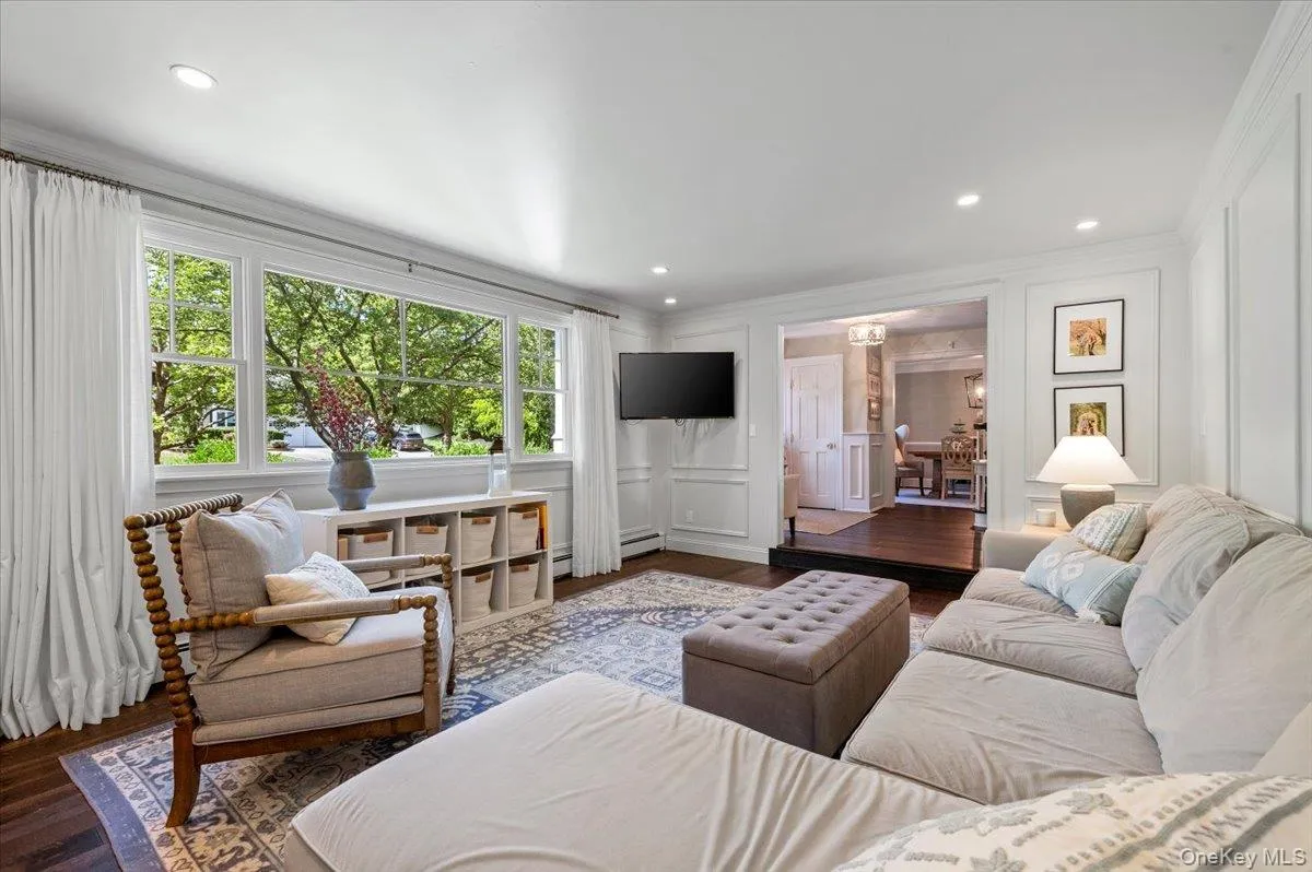 8 Rochelle Lane, Smithtown, NY, 4 Bedrooms Bedrooms, 13 Rooms Rooms,2 BathroomsBathrooms,Residential,For Rent,Rochelle,0,998058 8 Rochelle Lane, Smithtown, NY, 4 Bedrooms Bedrooms, 13 Rooms Rooms,2 BathroomsBathrooms,Residential,For Rent,Rochelle,0,998058