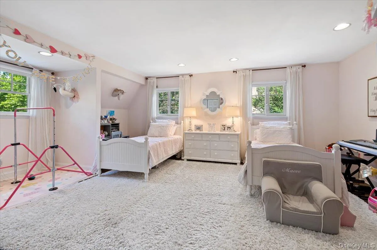 8 Rochelle Lane, Smithtown, NY, 4 Bedrooms Bedrooms, 13 Rooms Rooms,2 BathroomsBathrooms,Residential,For Rent,Rochelle,0,998058 8 Rochelle Lane, Smithtown, NY, 4 Bedrooms Bedrooms, 13 Rooms Rooms,2 BathroomsBathrooms,Residential,For Rent,Rochelle,0,998058