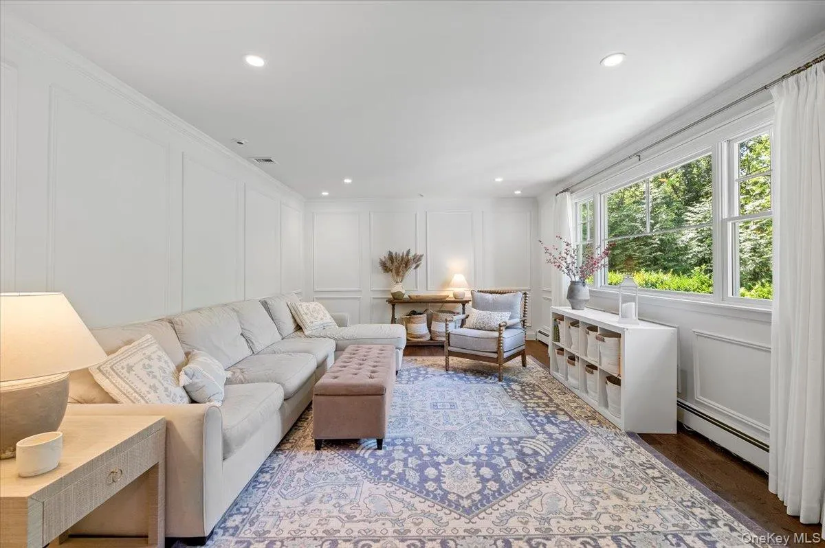 8 Rochelle Lane, Smithtown, NY, 4 Bedrooms Bedrooms, 13 Rooms Rooms,2 BathroomsBathrooms,Residential,For Rent,Rochelle,0,998058 8 Rochelle Lane, Smithtown, NY, 4 Bedrooms Bedrooms, 13 Rooms Rooms,2 BathroomsBathrooms,Residential,For Rent,Rochelle,0,998058