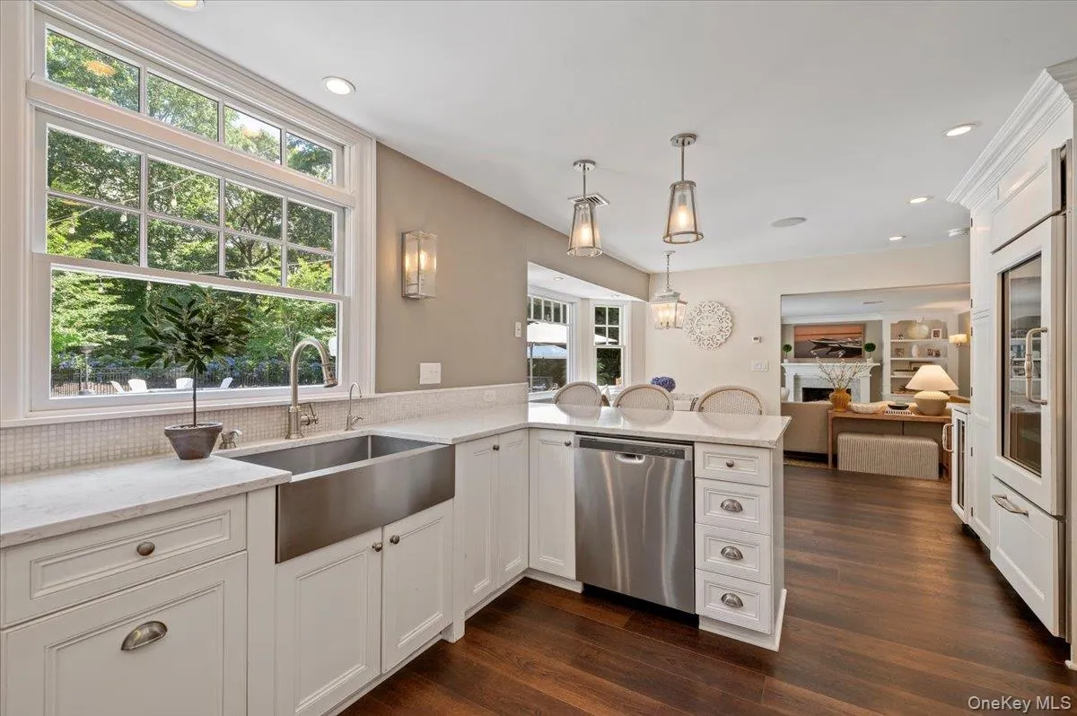 8 Rochelle Lane, Smithtown, NY, 4 Bedrooms Bedrooms, 13 Rooms Rooms,2 BathroomsBathrooms,Residential,For Rent,Rochelle,0,998058 8 Rochelle Lane, Smithtown, NY, 4 Bedrooms Bedrooms, 13 Rooms Rooms,2 BathroomsBathrooms,Residential,For Rent,Rochelle,0,998058