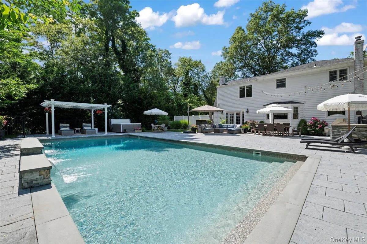 8 Rochelle Lane, Smithtown, NY, 4 Bedrooms Bedrooms, 13 Rooms Rooms,2 BathroomsBathrooms,Residential,For Rent,Rochelle,0,998058 8 Rochelle Lane, Smithtown, NY, 4 Bedrooms Bedrooms, 13 Rooms Rooms,2 BathroomsBathrooms,Residential,For Rent,Rochelle,0,998058