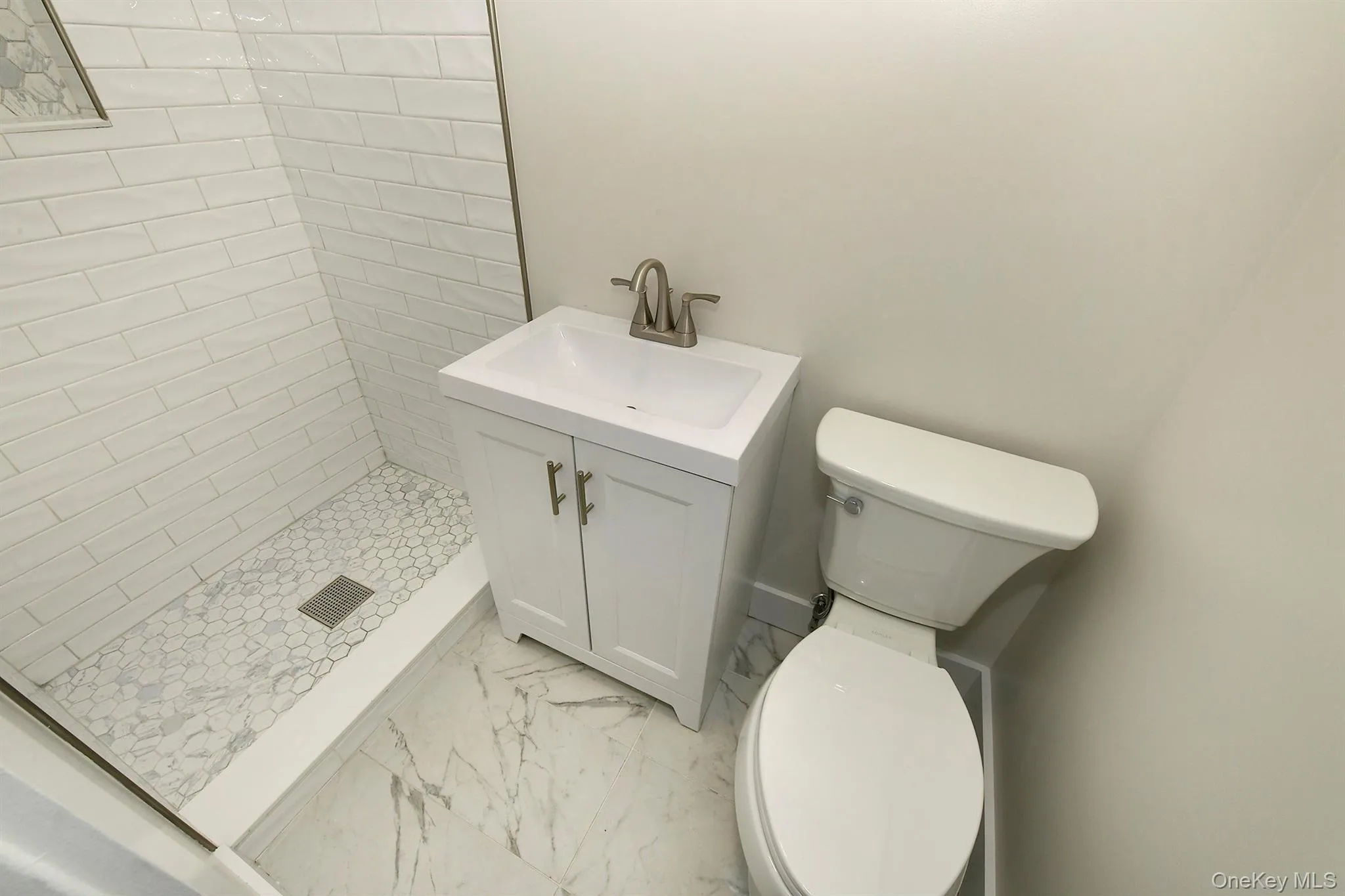 29 Bennett Avenue, Huntington, NY, 3 Bedrooms Bedrooms, 6 Rooms Rooms,2 BathroomsBathrooms,Residential,For Rent,Bennett,0,998074 29 Bennett Avenue, Huntington, NY, 3 Bedrooms Bedrooms, 6 Rooms Rooms,2 BathroomsBathrooms,Residential,For Rent,Bennett,0,998074