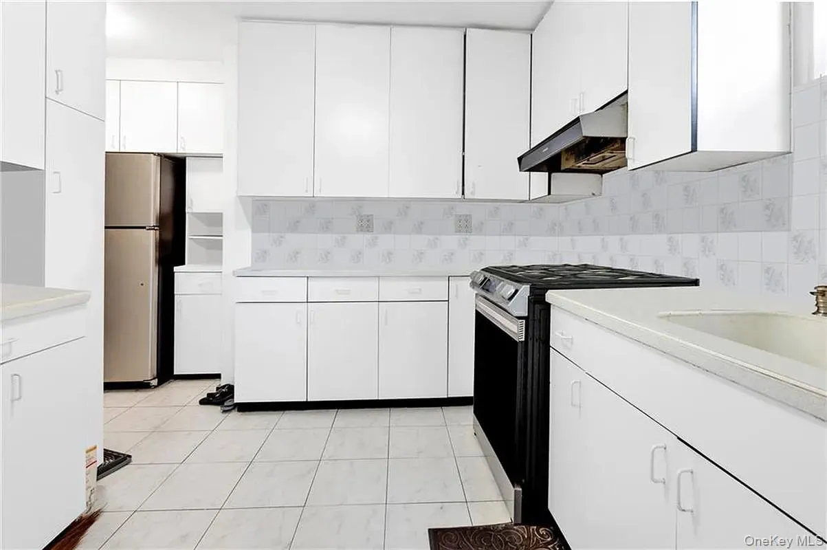 2580 Ocean Parkway, New York, NY, 2 Bedrooms Bedrooms, 4 Rooms Rooms,1 BathroomBathrooms,Residential,For Rent,Ocean,0,998082 2580 Ocean Parkway, New York, NY, 2 Bedrooms Bedrooms, 4 Rooms Rooms,1 BathroomBathrooms,Residential,For Rent,Ocean,0,998082