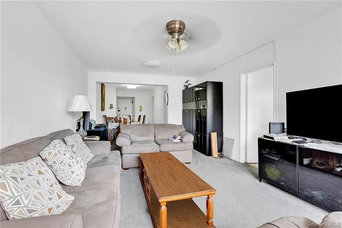 2580 Ocean Parkway, New York, NY, 2 Bedrooms Bedrooms, 4 Rooms Rooms,1 BathroomBathrooms,Residential,For Rent,Ocean,0,998082 2580 Ocean Parkway, New York, NY, 2 Bedrooms Bedrooms, 4 Rooms Rooms,1 BathroomBathrooms,Residential,For Rent,Ocean,0,998082