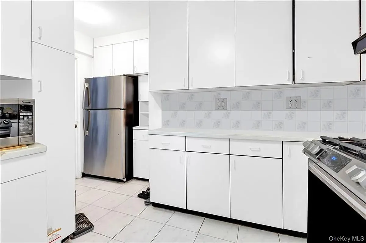 2580 Ocean Parkway, New York, NY, 2 Bedrooms Bedrooms, 4 Rooms Rooms,1 BathroomBathrooms,Residential,For Rent,Ocean,0,998082 2580 Ocean Parkway, New York, NY, 2 Bedrooms Bedrooms, 4 Rooms Rooms,1 BathroomBathrooms,Residential,For Rent,Ocean,0,998082