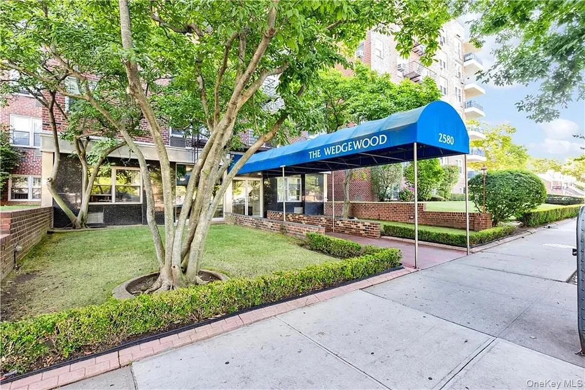 2580 Ocean Parkway, New York, NY, 2 Bedrooms Bedrooms, 4 Rooms Rooms,1 BathroomBathrooms,Residential,For Rent,Ocean,0,998082 2580 Ocean Parkway, New York, NY, 2 Bedrooms Bedrooms, 4 Rooms Rooms,1 BathroomBathrooms,Residential,For Rent,Ocean,0,998082
