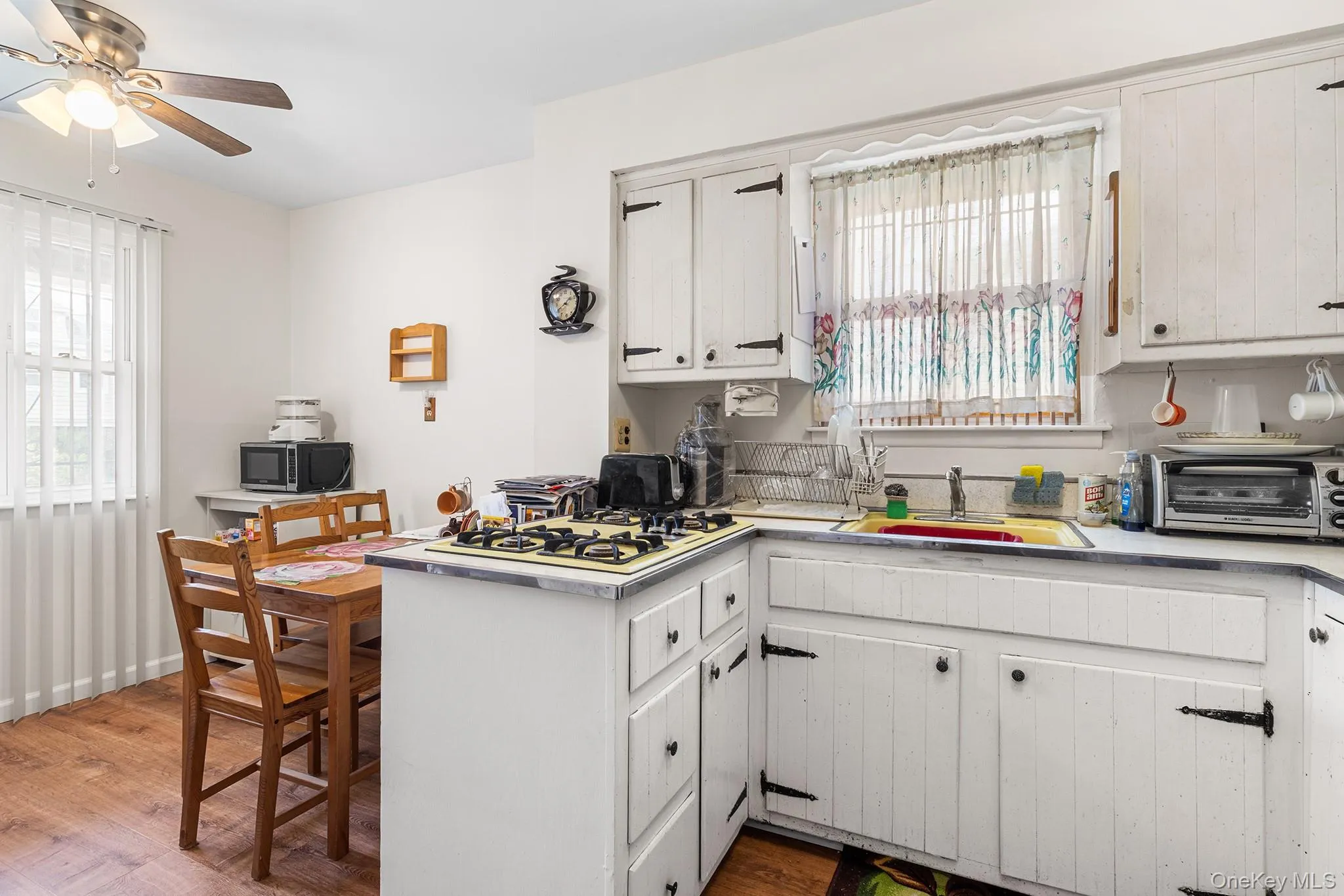 12239 Long Street, New York, NY, 3 Bedrooms Bedrooms, 6 Rooms Rooms,1 BathroomBathrooms,Residential,For Rent,Long,0,998085 12239 Long Street, New York, NY, 3 Bedrooms Bedrooms, 6 Rooms Rooms,1 BathroomBathrooms,Residential,For Rent,Long,0,998085