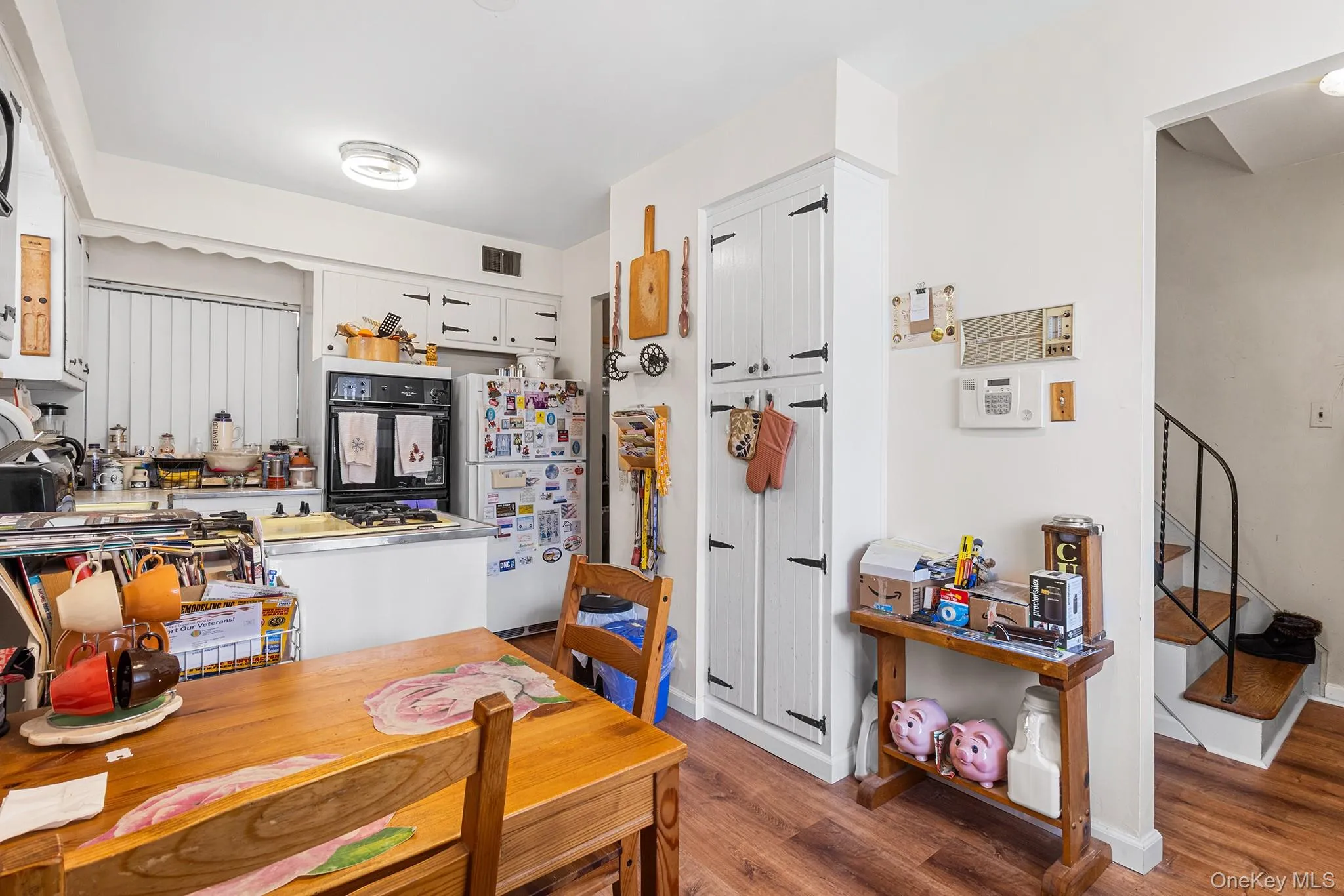 12239 Long Street, New York, NY, 3 Bedrooms Bedrooms, 6 Rooms Rooms,1 BathroomBathrooms,Residential,For Rent,Long,0,998085 12239 Long Street, New York, NY, 3 Bedrooms Bedrooms, 6 Rooms Rooms,1 BathroomBathrooms,Residential,For Rent,Long,0,998085