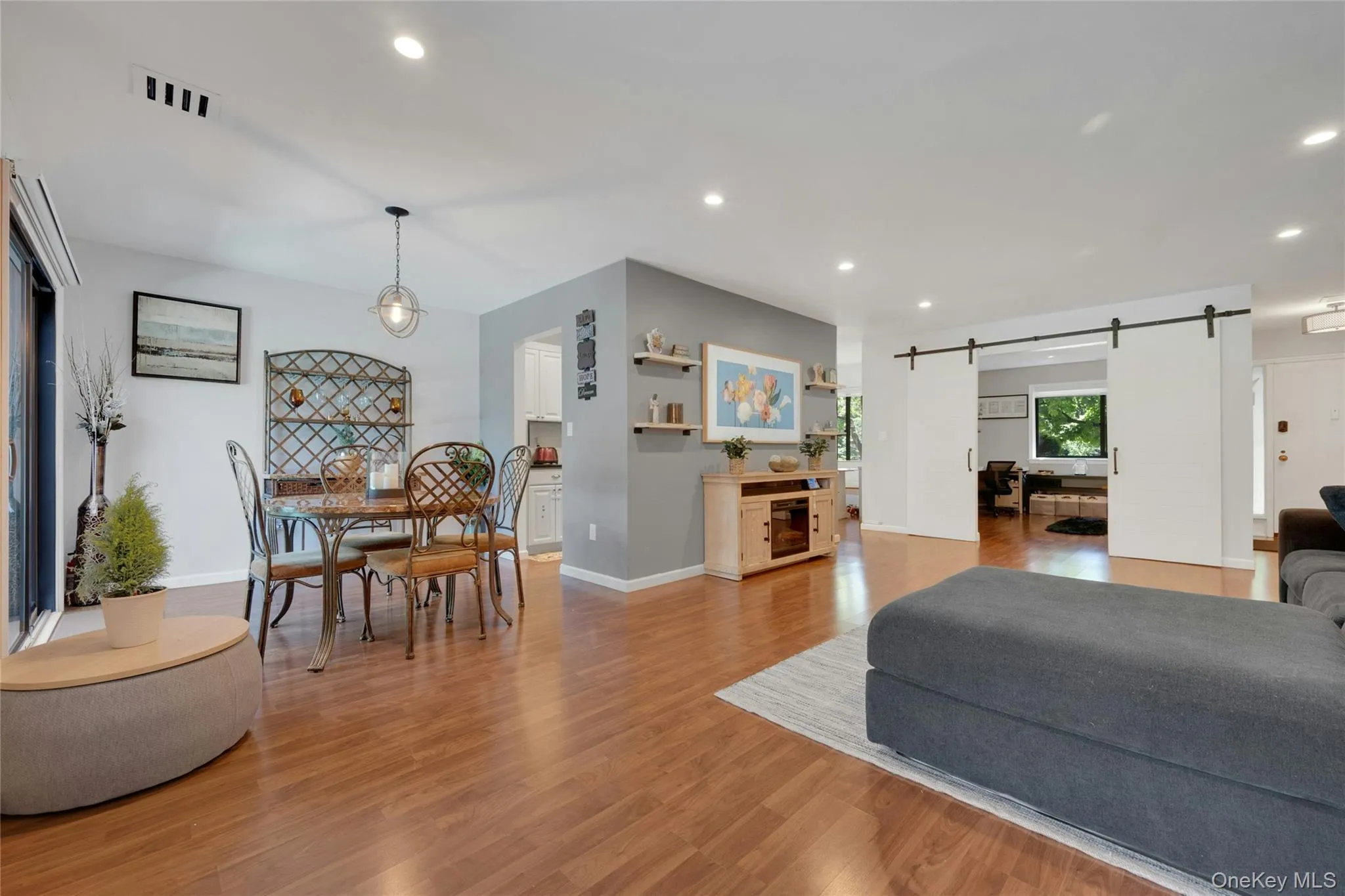 267 Martling Avenue, Greenburgh, NY, 2 Bedrooms Bedrooms, 6 Rooms Rooms,2 BathroomsBathrooms,Residential,For Rent,Martling,0,998086 267 Martling Avenue, Greenburgh, NY, 2 Bedrooms Bedrooms, 6 Rooms Rooms,2 BathroomsBathrooms,Residential,For Rent,Martling,0,998086