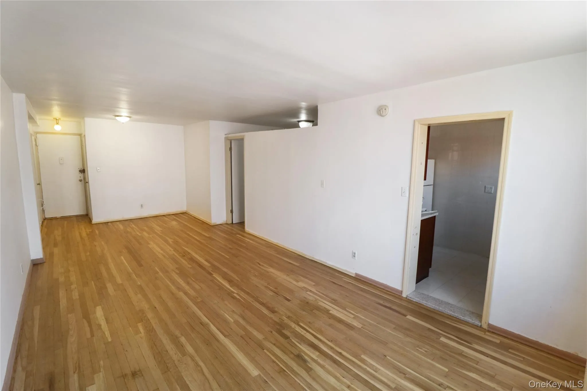 4125 Kissena Boulevard, New York, NY, 1 Bedroom Bedrooms, 4 Rooms Rooms,1 BathroomBathrooms,Residential Sale,For Rent,Kissena,0,998095 4125 Kissena Boulevard, New York, NY, 1 Bedroom Bedrooms, 4 Rooms Rooms,1 BathroomBathrooms,Residential Sale,For Rent,Kissena,0,998095